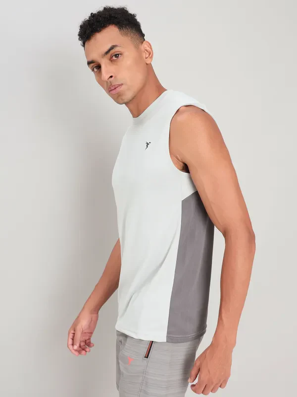 Men Solid Slim Fit Crew Neck Innerwear Vest with TECHNO COOL+ - Image 7
