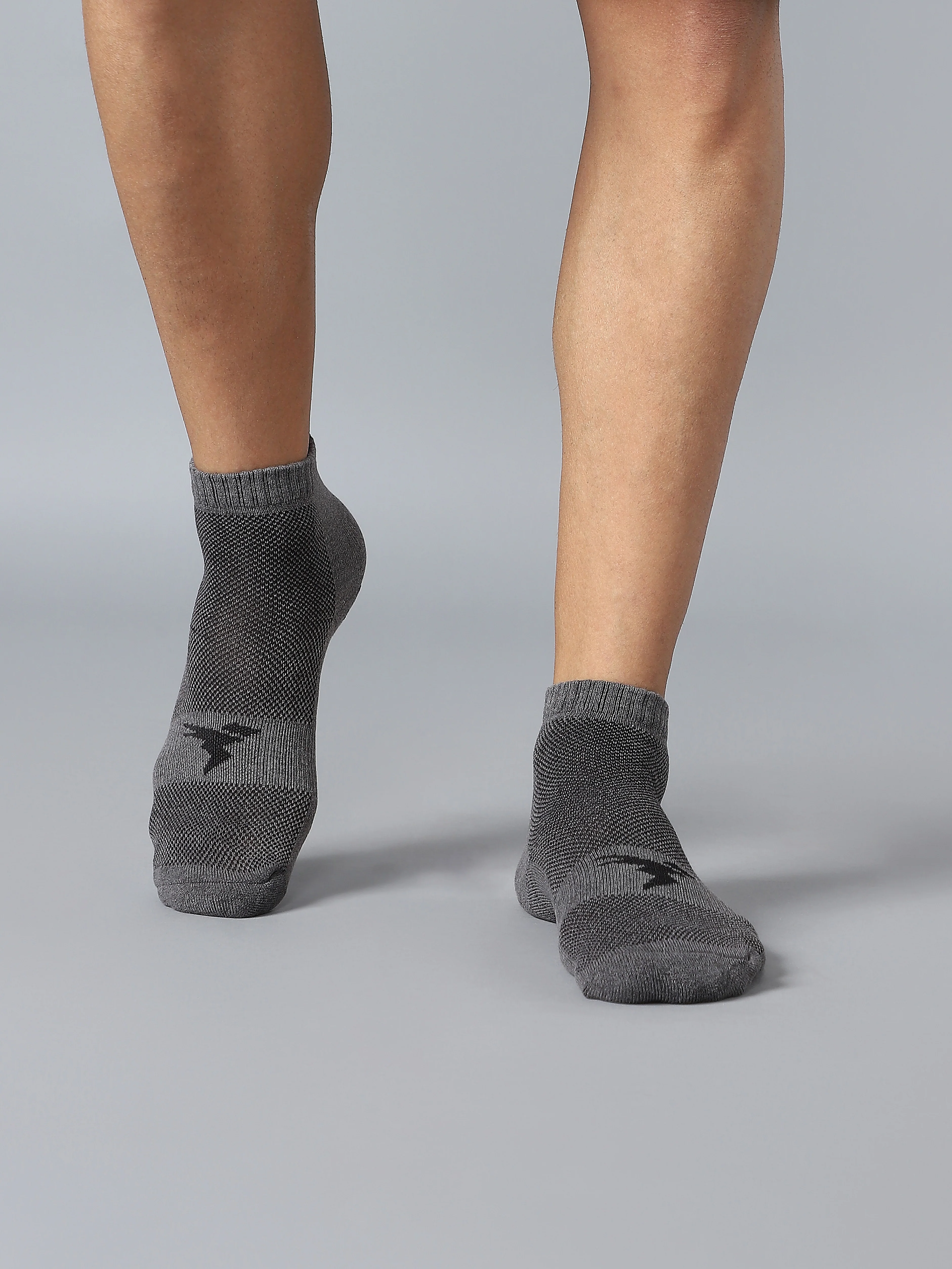 Men Solid Pack of 3 Socks with VENTMESH - Image 2
