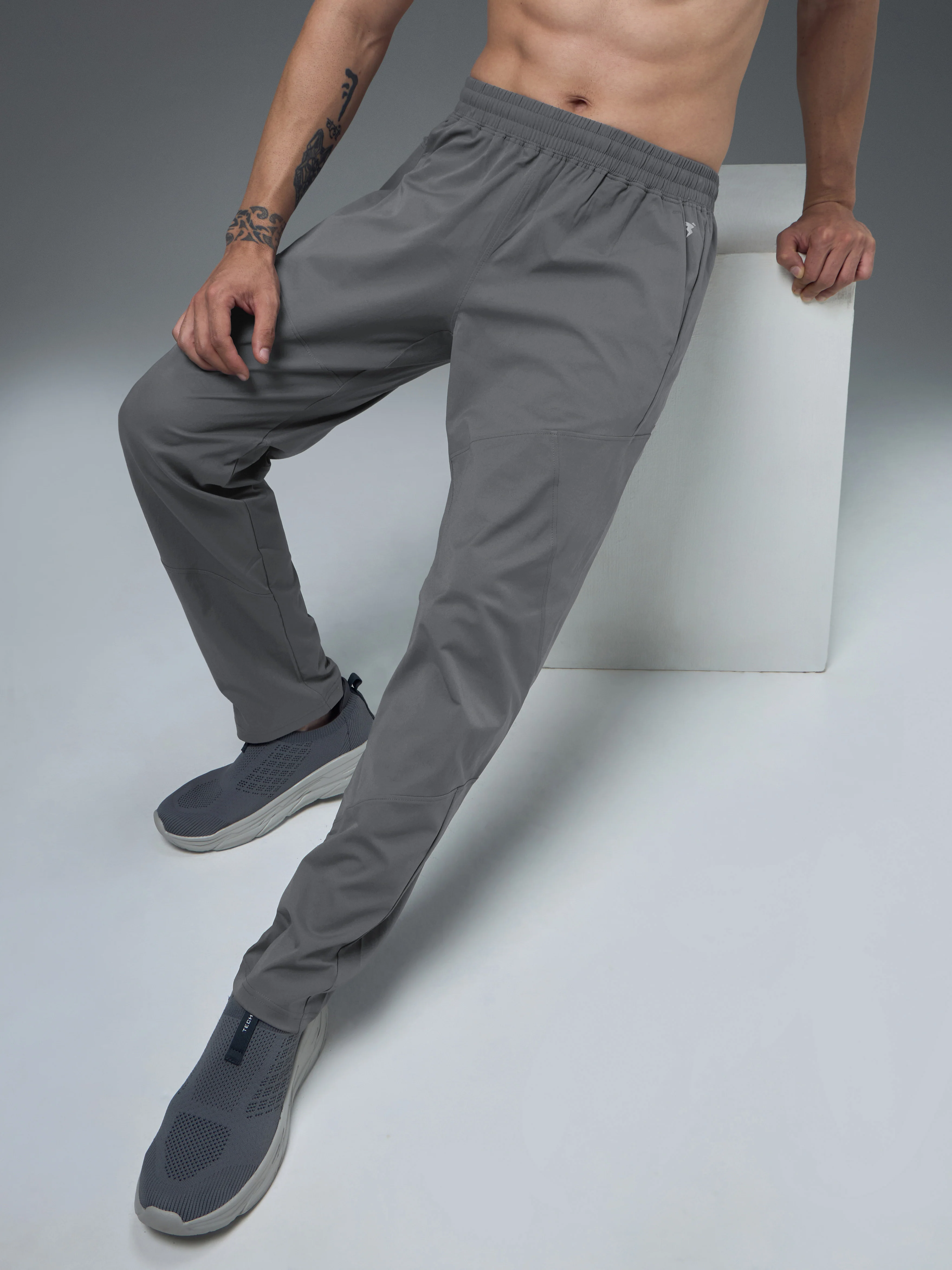 Men Solid Regular Fit Trackpants with TS FLEXI