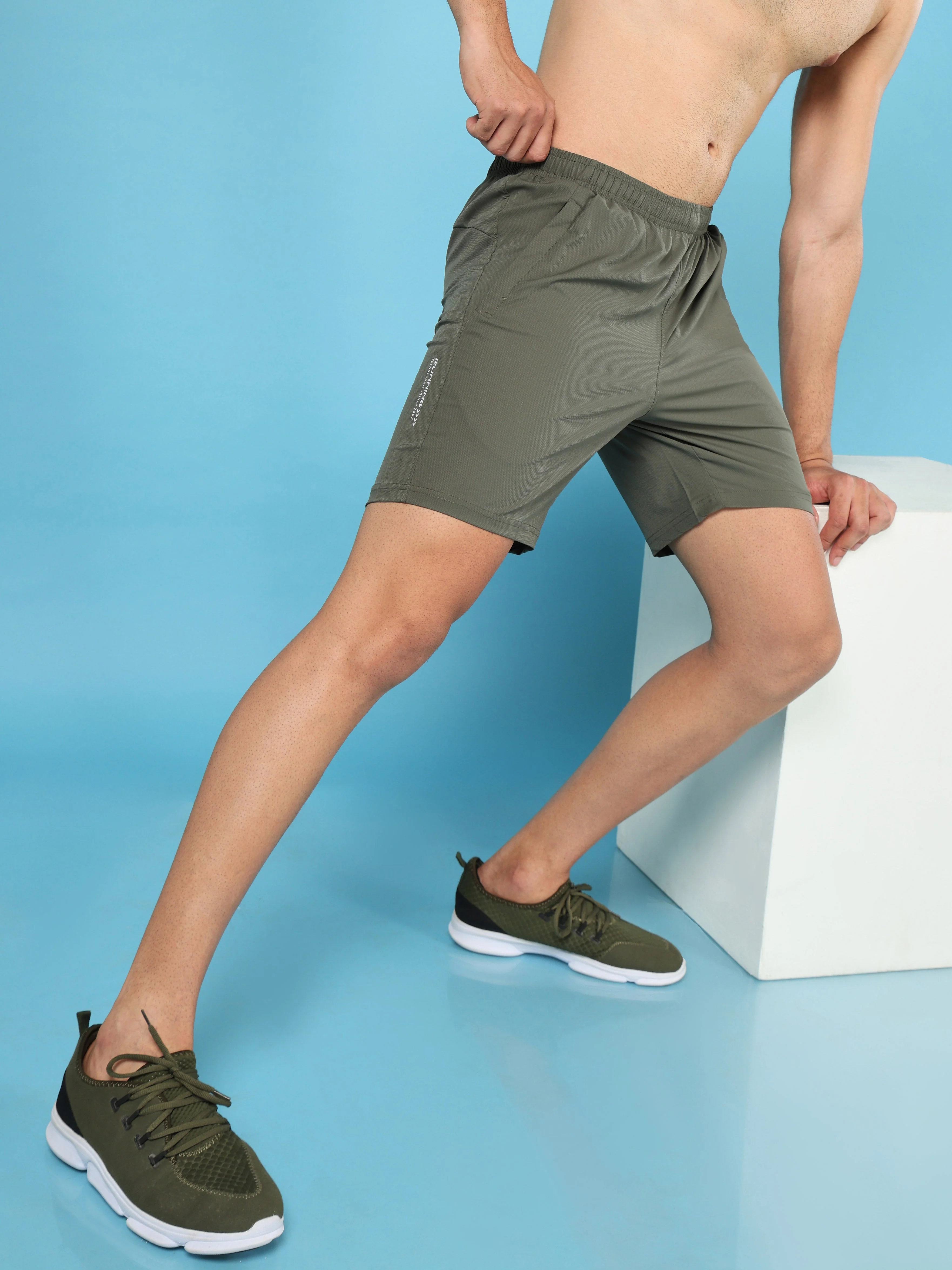 Men Solid Relax Fit Shorts with TECHNOLITE - Image 2