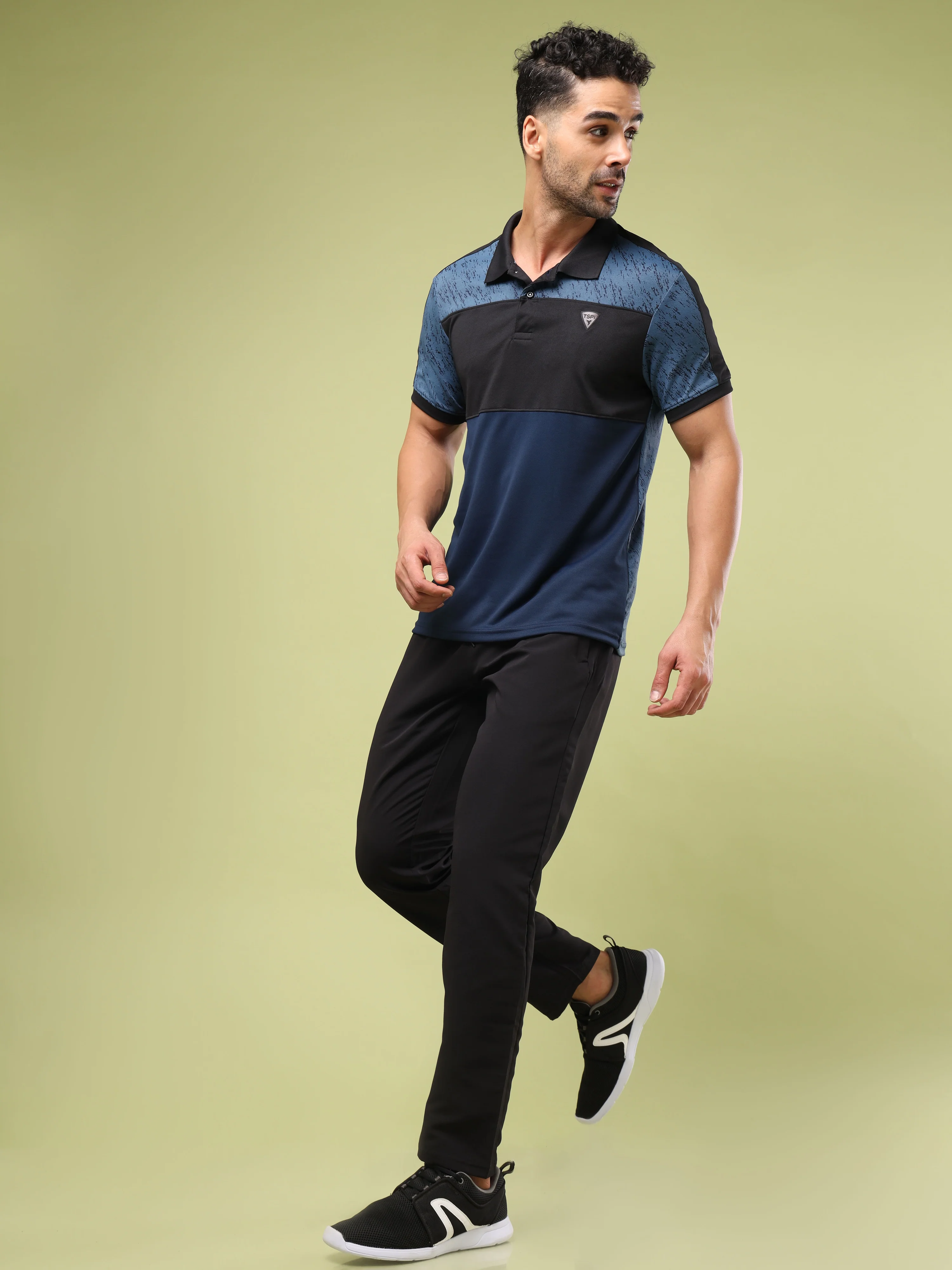 Men Solid Relax Fit Sports Trackpants with TECHNO LITE - Image 4
