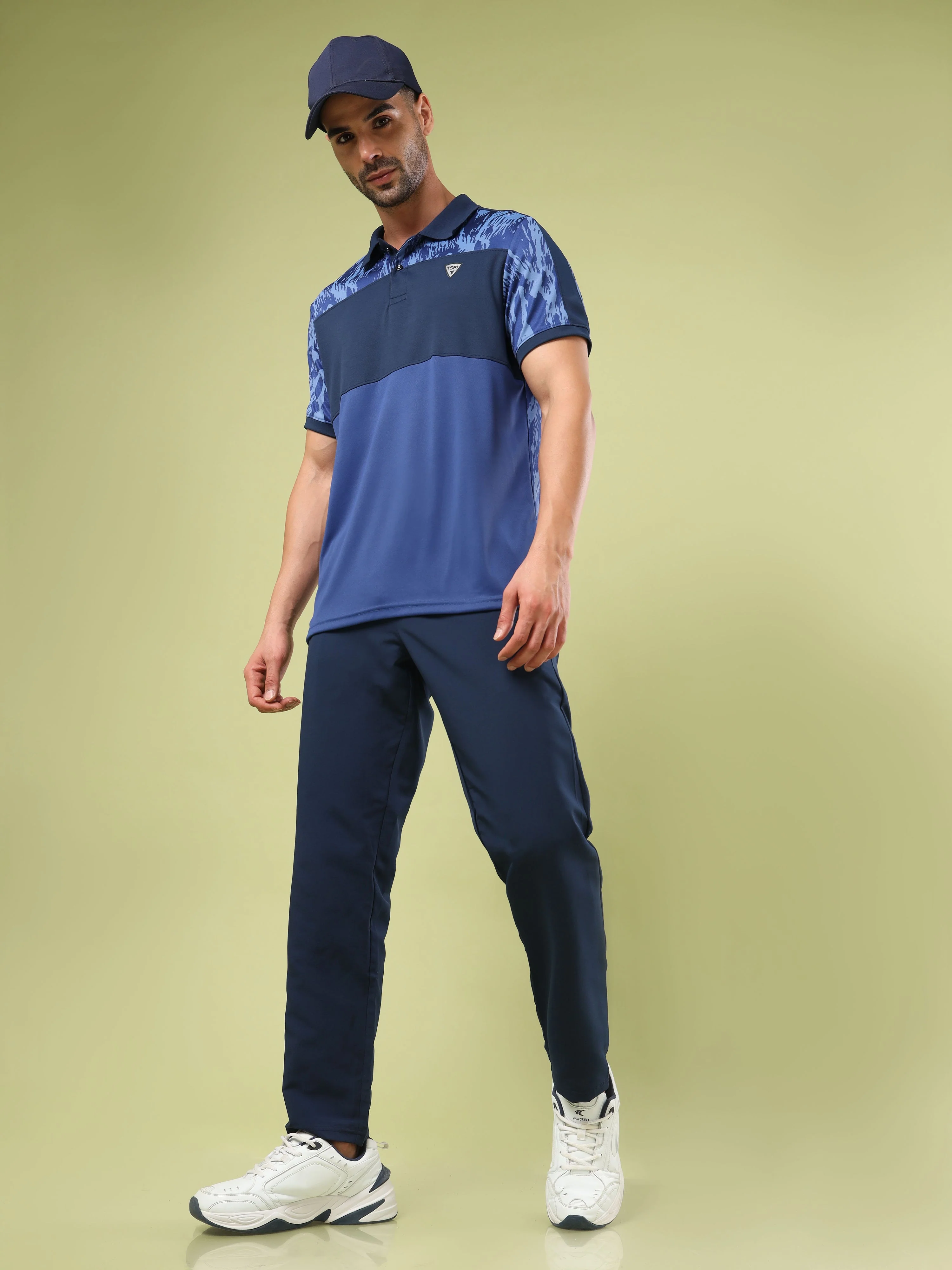 Men Solid Relax Fit Sports Trackpants with TECHNO LITE - Image 4