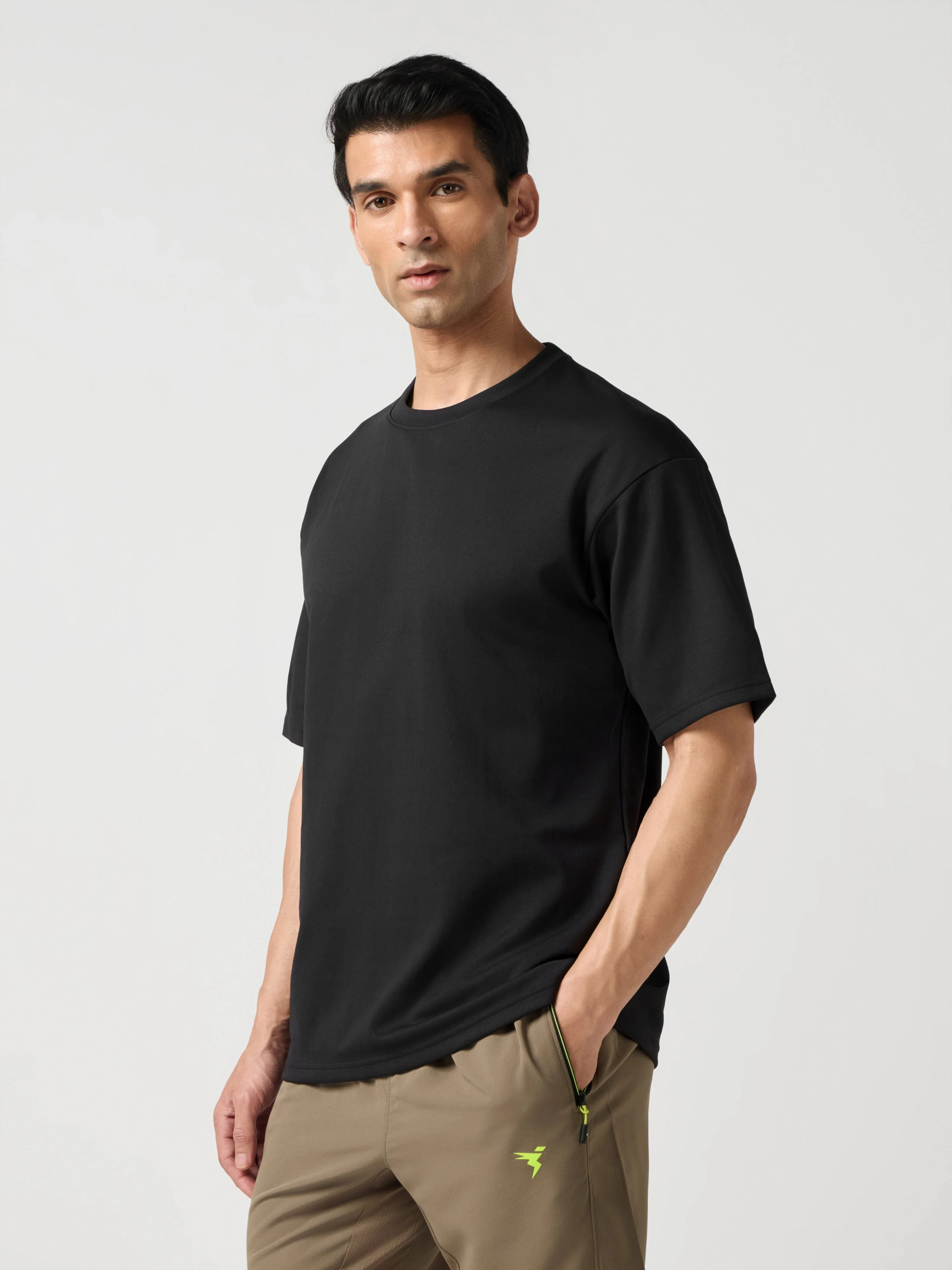 Men Solid  Oversized Crew Neck T-shirt with ELASTO PLUS - Image 4
