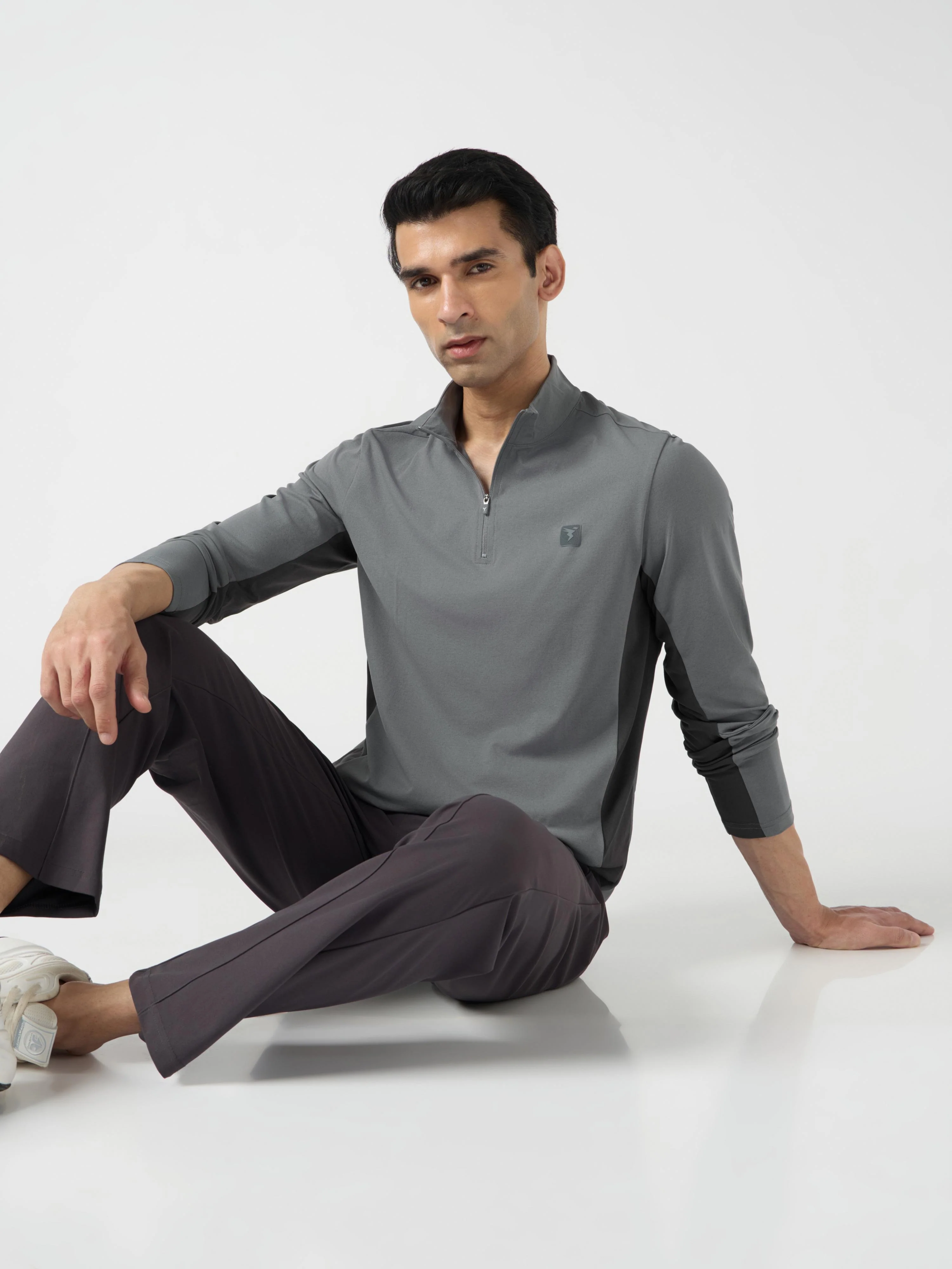 Men Solid Slim Fit Crew Neck T-shirt with ELASTO PLUS - Image 4