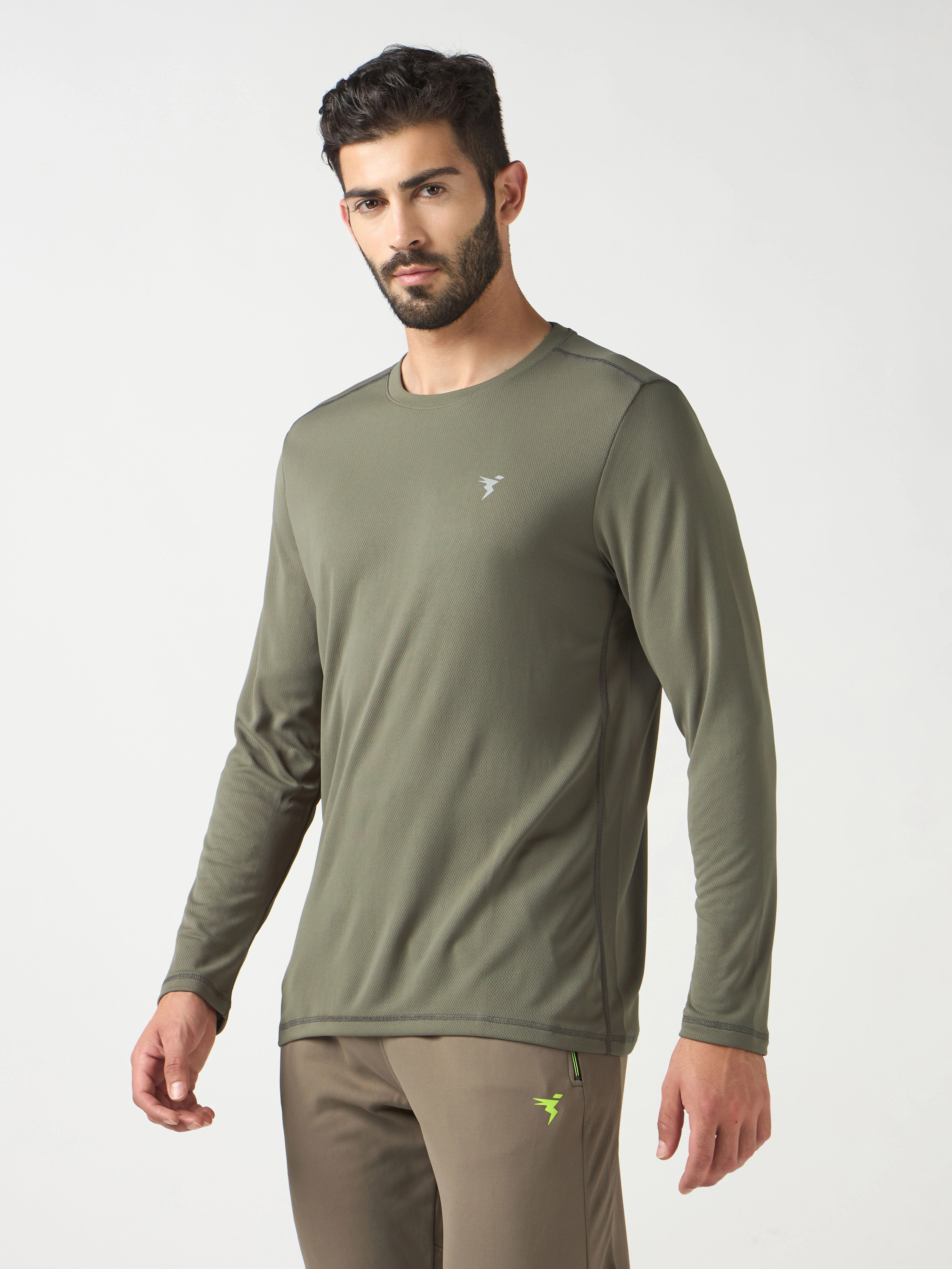 Men Solid Slim Fit Crew Neck T-shirt with TECHNO COOL+ - Image 4