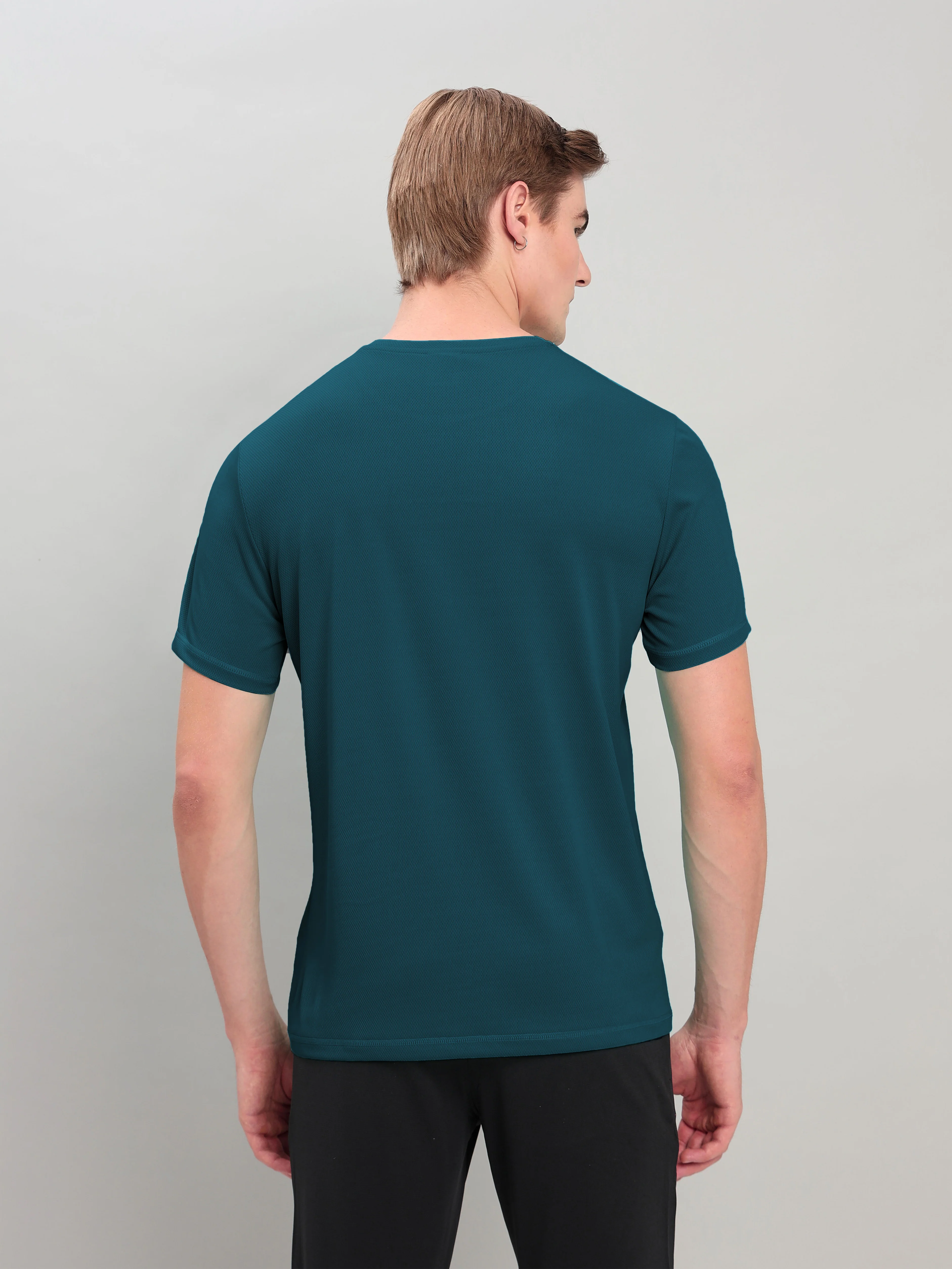 Men Solid Slim Fit Crew Neck T-shirt with TECHNO COOL+ - Image 2