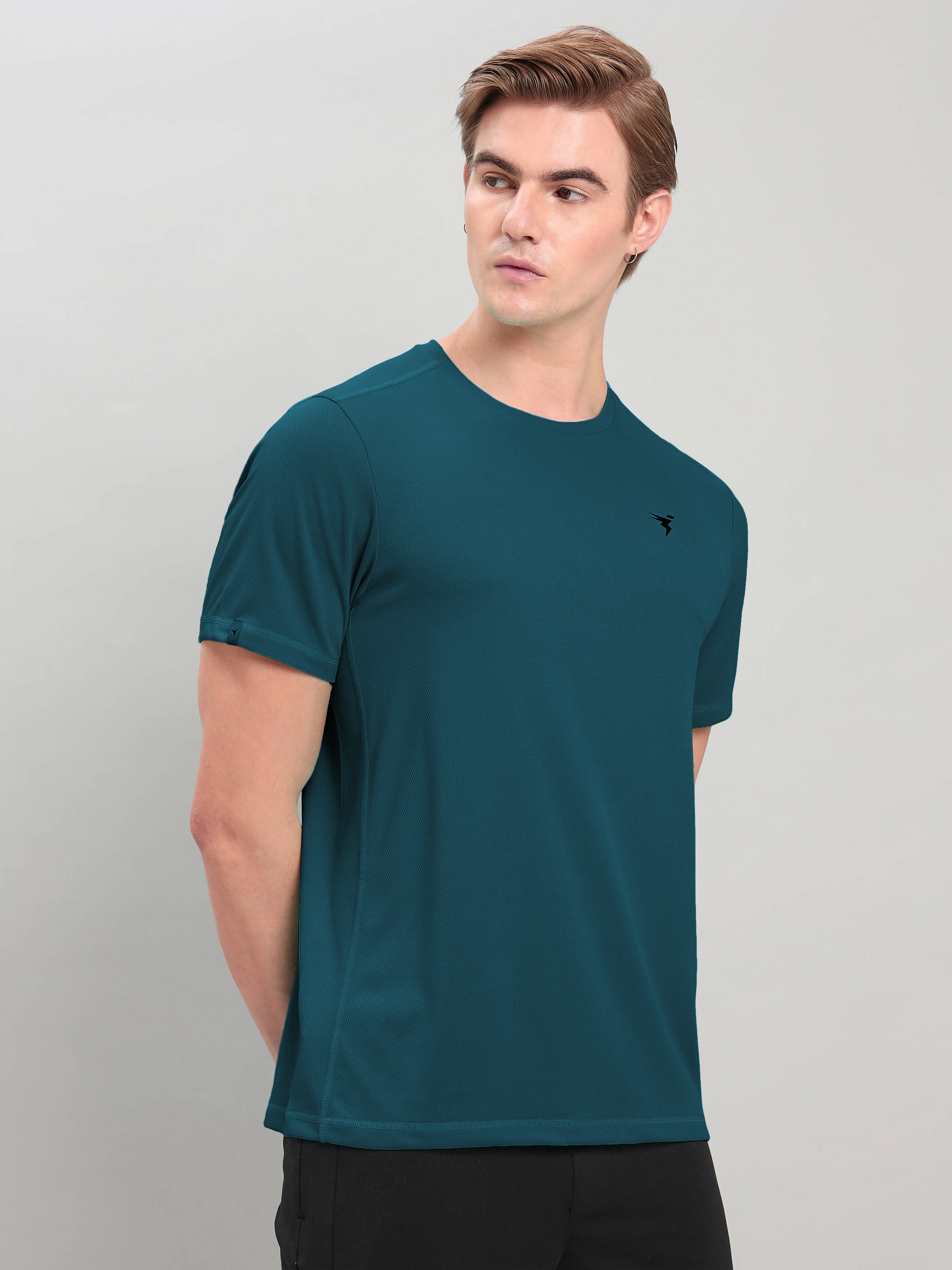 Men Solid Slim Fit Crew Neck T-shirt with TECHNO COOL+ - Image 3