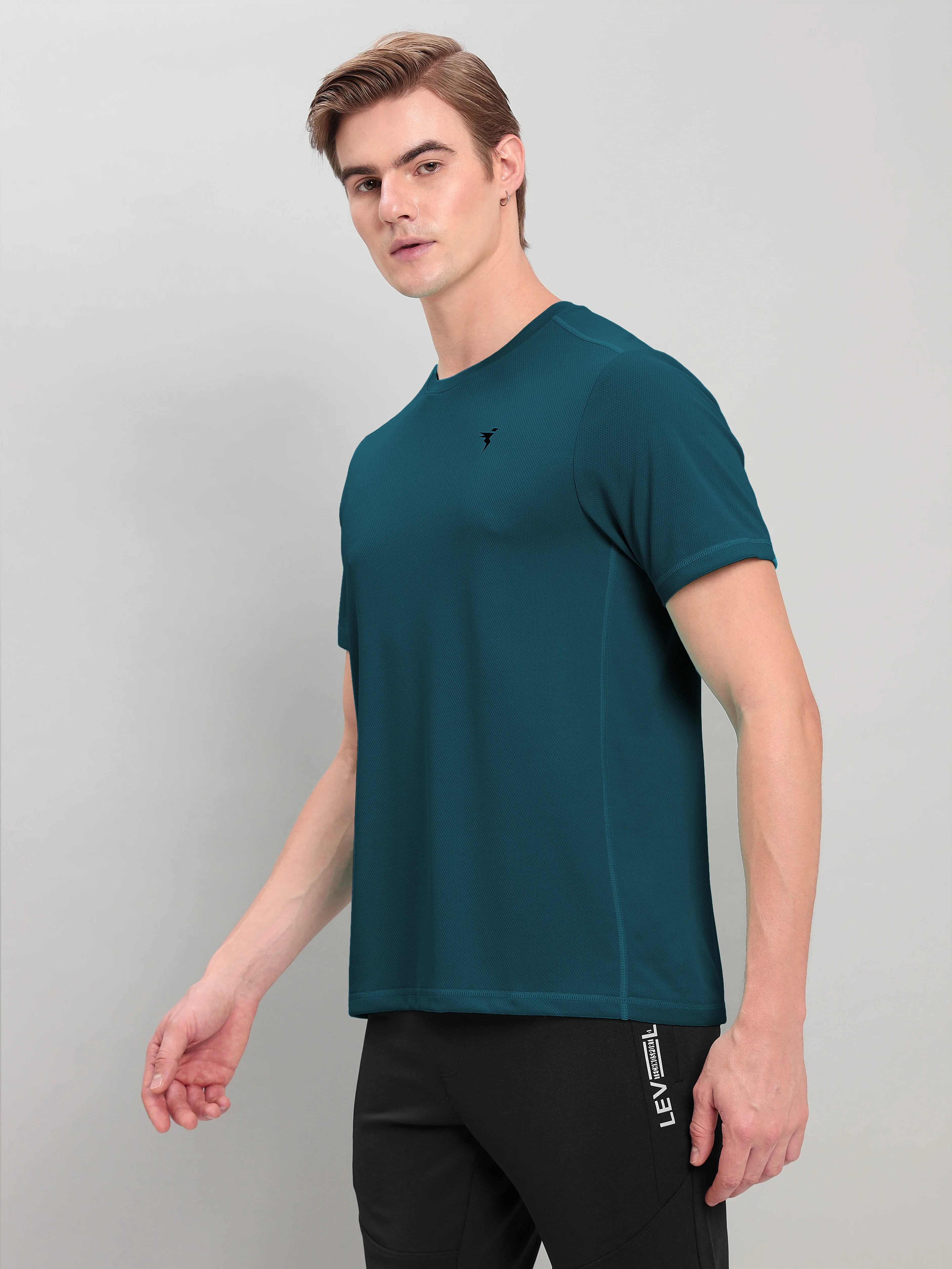 Men Solid Slim Fit Crew Neck T-shirt with TECHNO COOL+ - Image 4