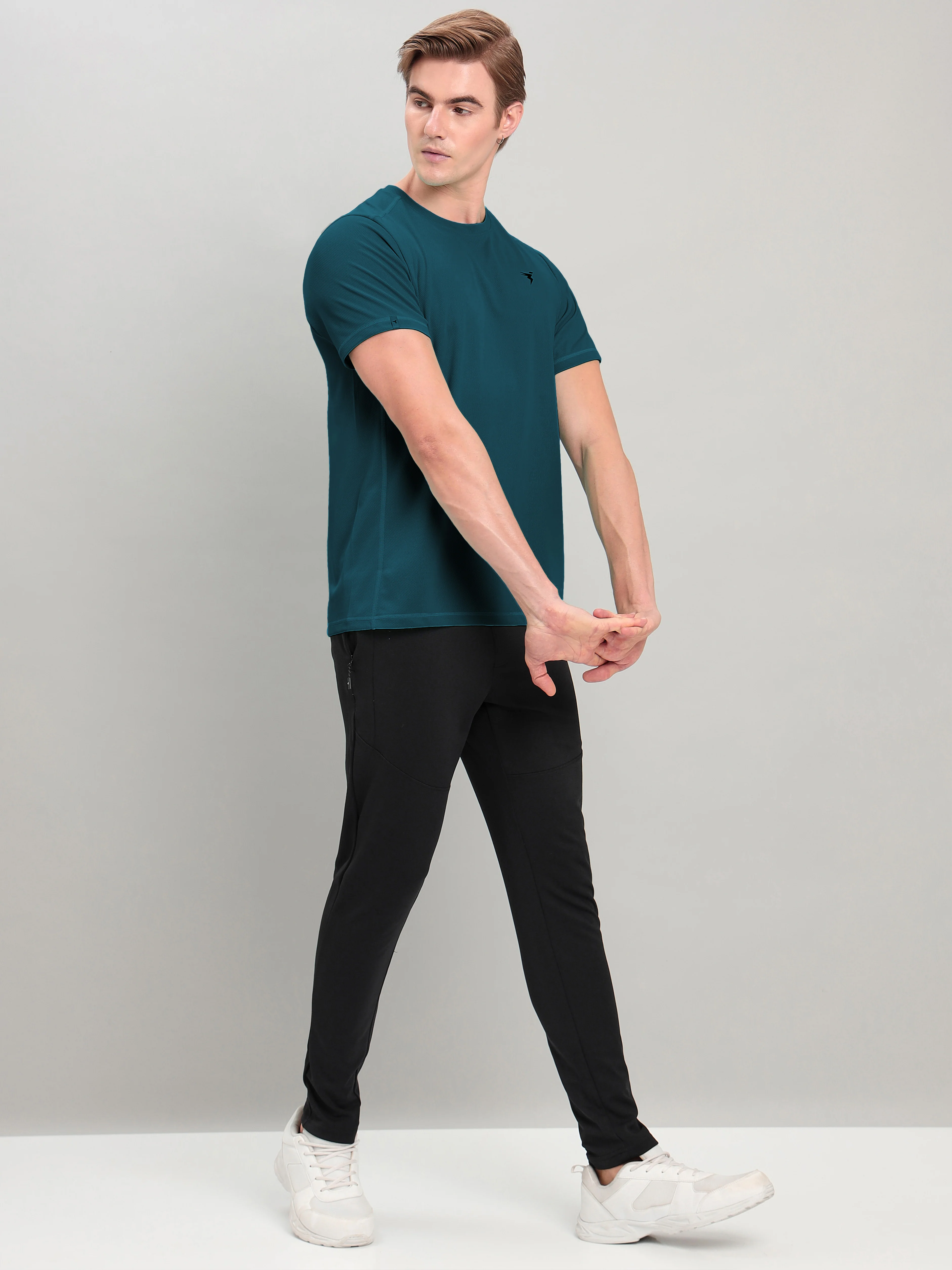 Men Solid Slim Fit Crew Neck T-shirt with TECHNO COOL+ - Image 5