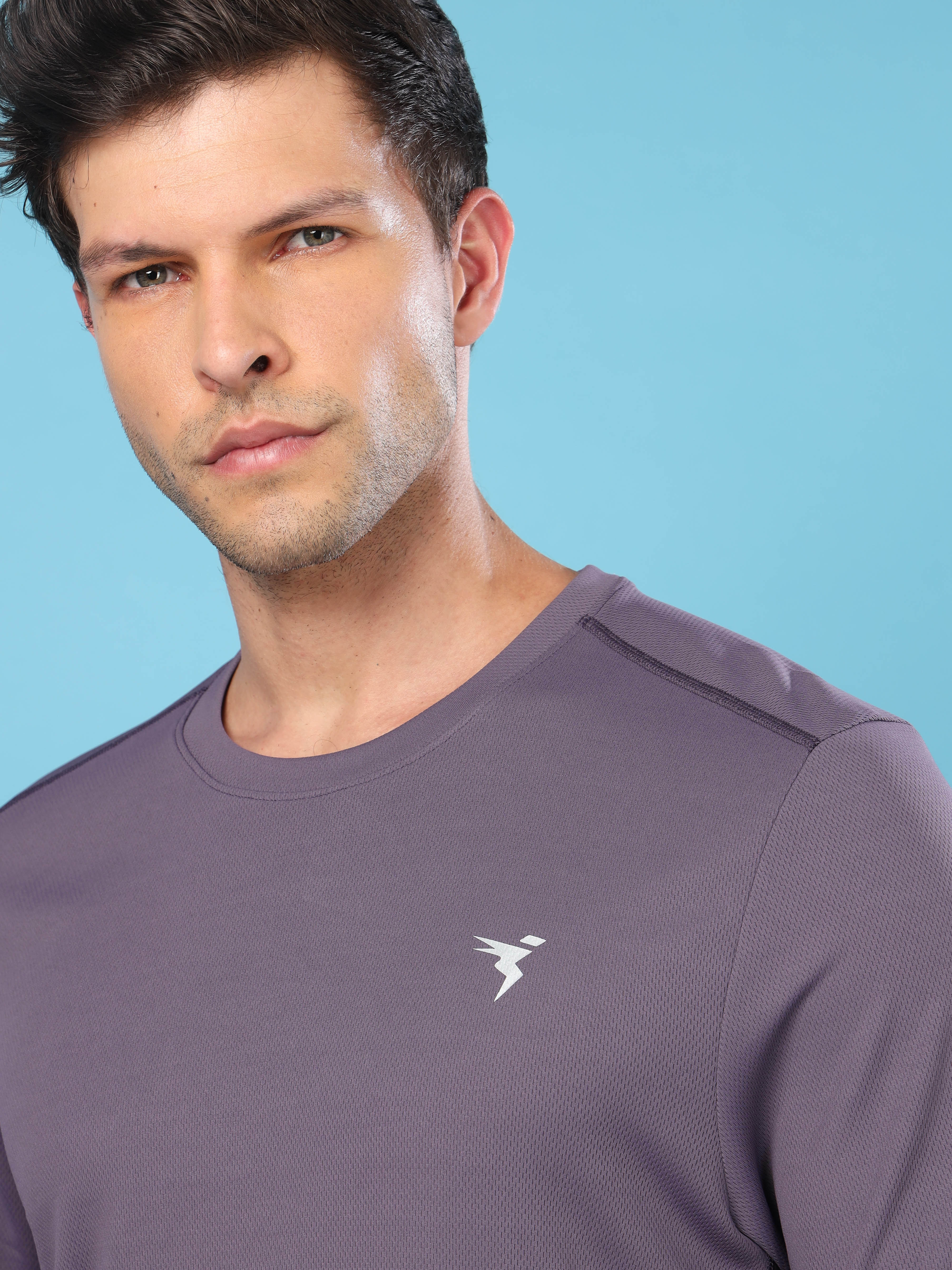 Men Solid Slim Fit Crew Neck T-shirt with TECHNO COOL+ - Image 4