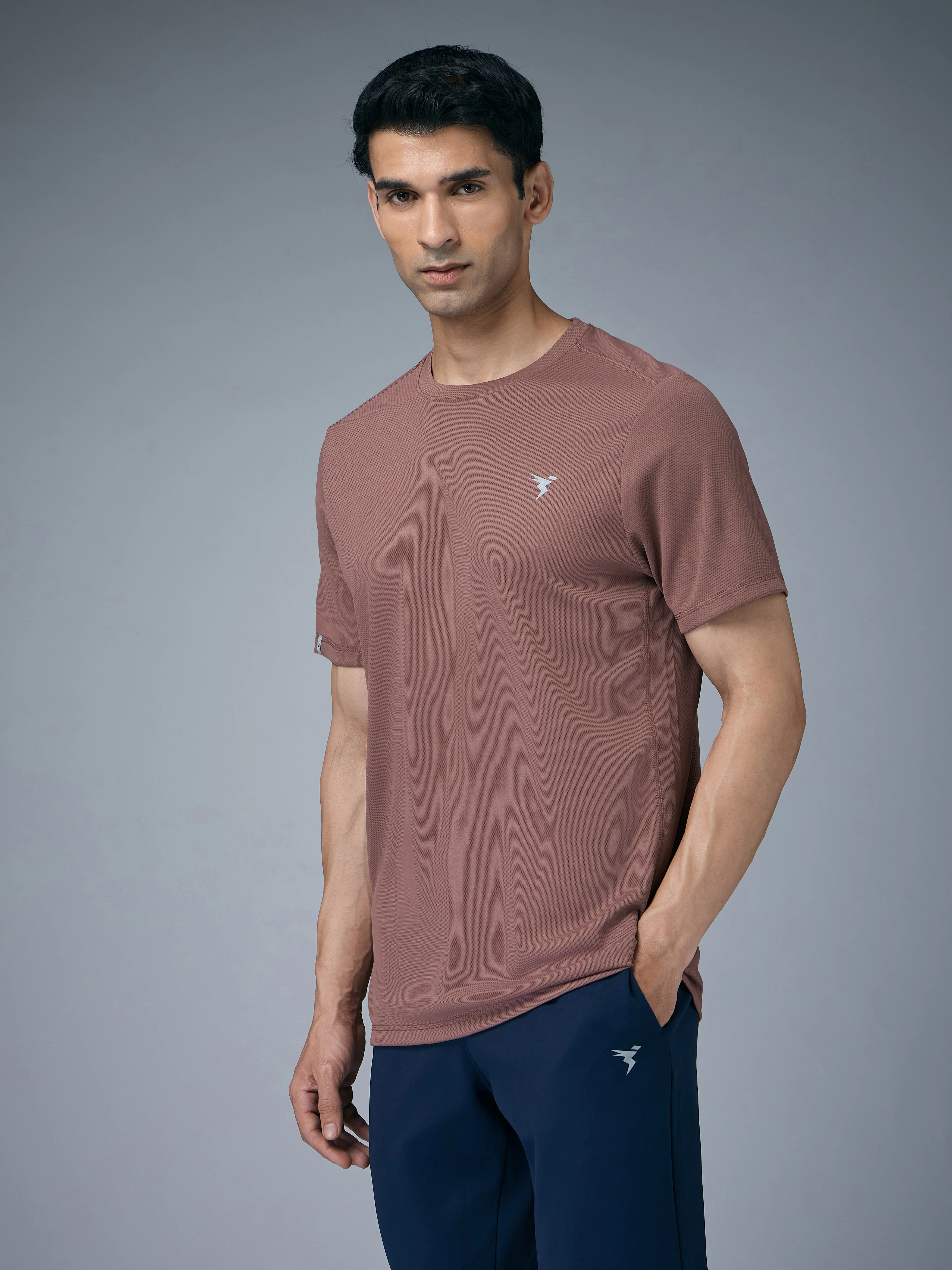 Men Solid Slim Fit Crew Neck T-shirt with TECHNO COOL+ - Image 4