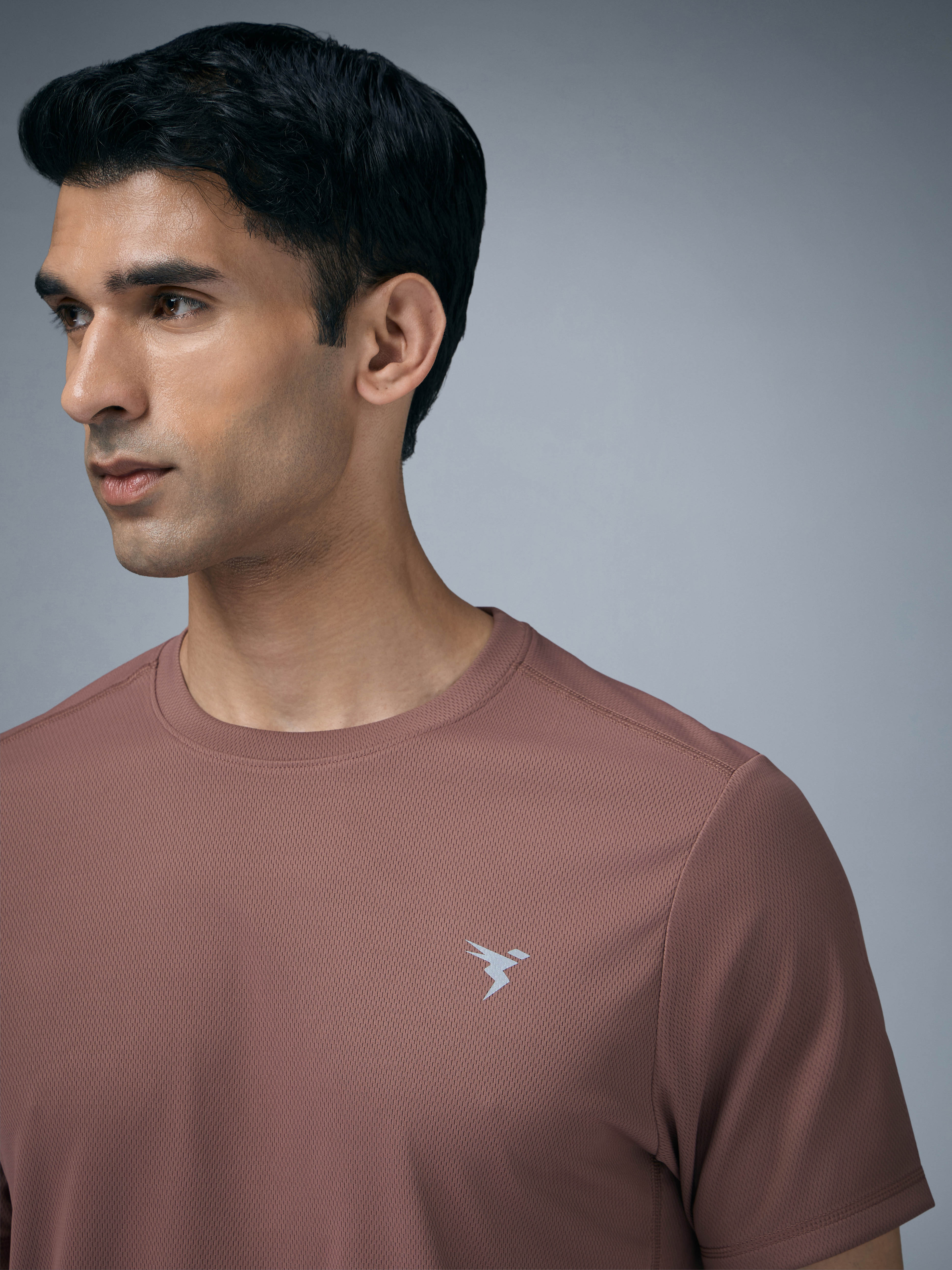 Men Solid Slim Fit Crew Neck T-shirt with TECHNO COOL+ - Image 5
