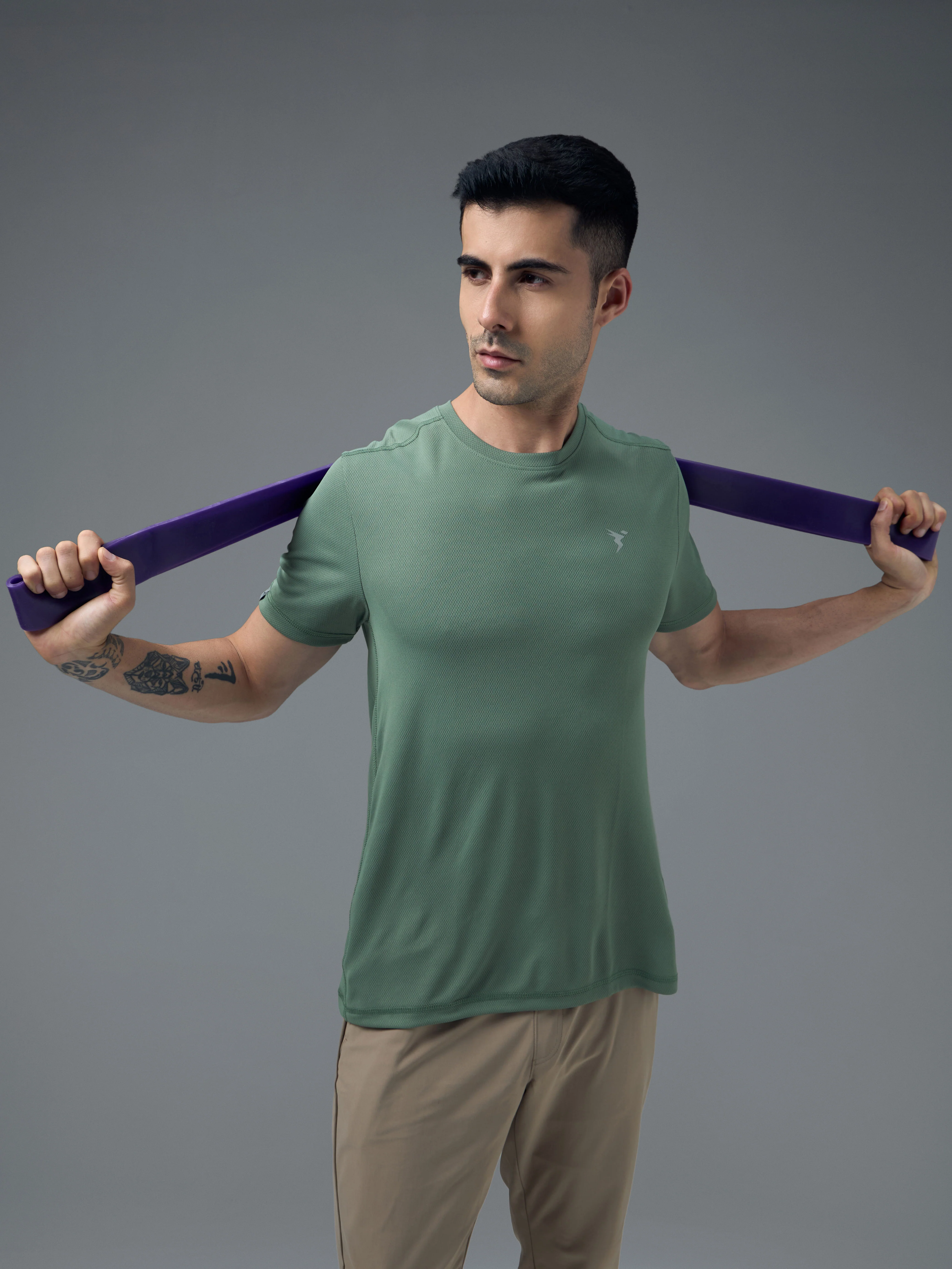 Men Solid Slim Fit Crew Neck T-shirt with TECHNO COOL+