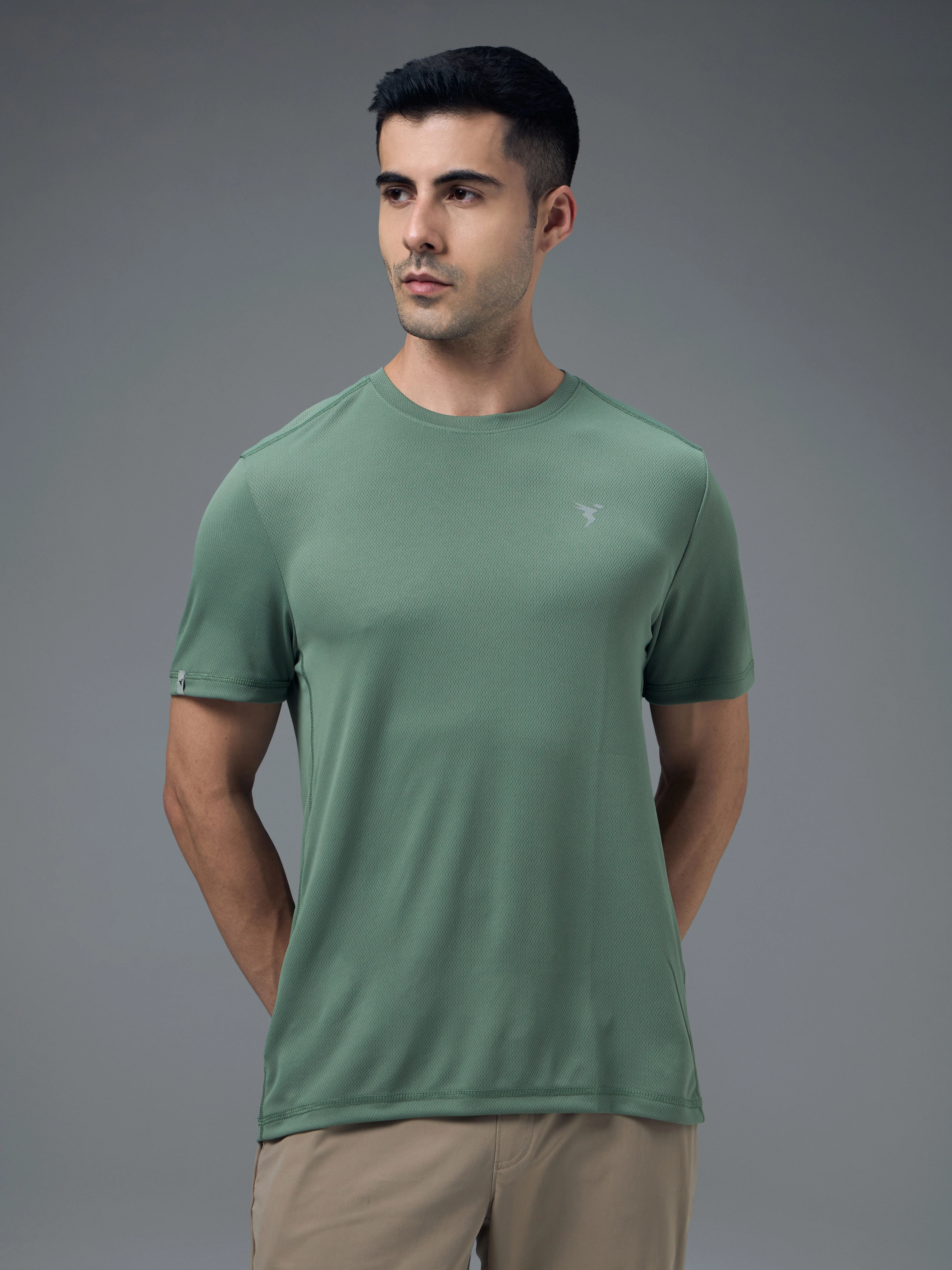 Men Solid Slim Fit Crew Neck T-shirt with TECHNO COOL+ - Image 2