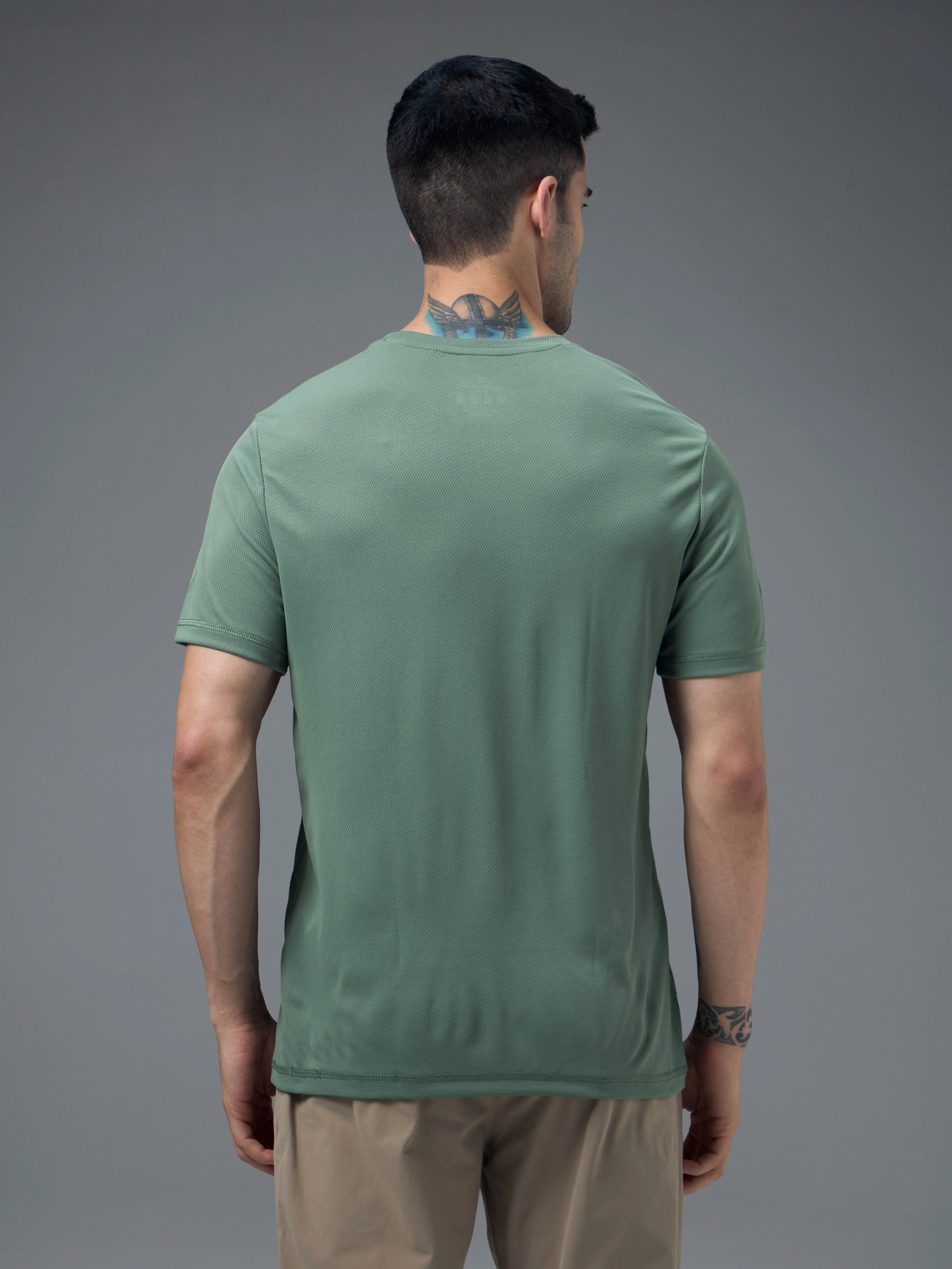 Men Solid Slim Fit Crew Neck T-shirt with TECHNO COOL+ - Image 3