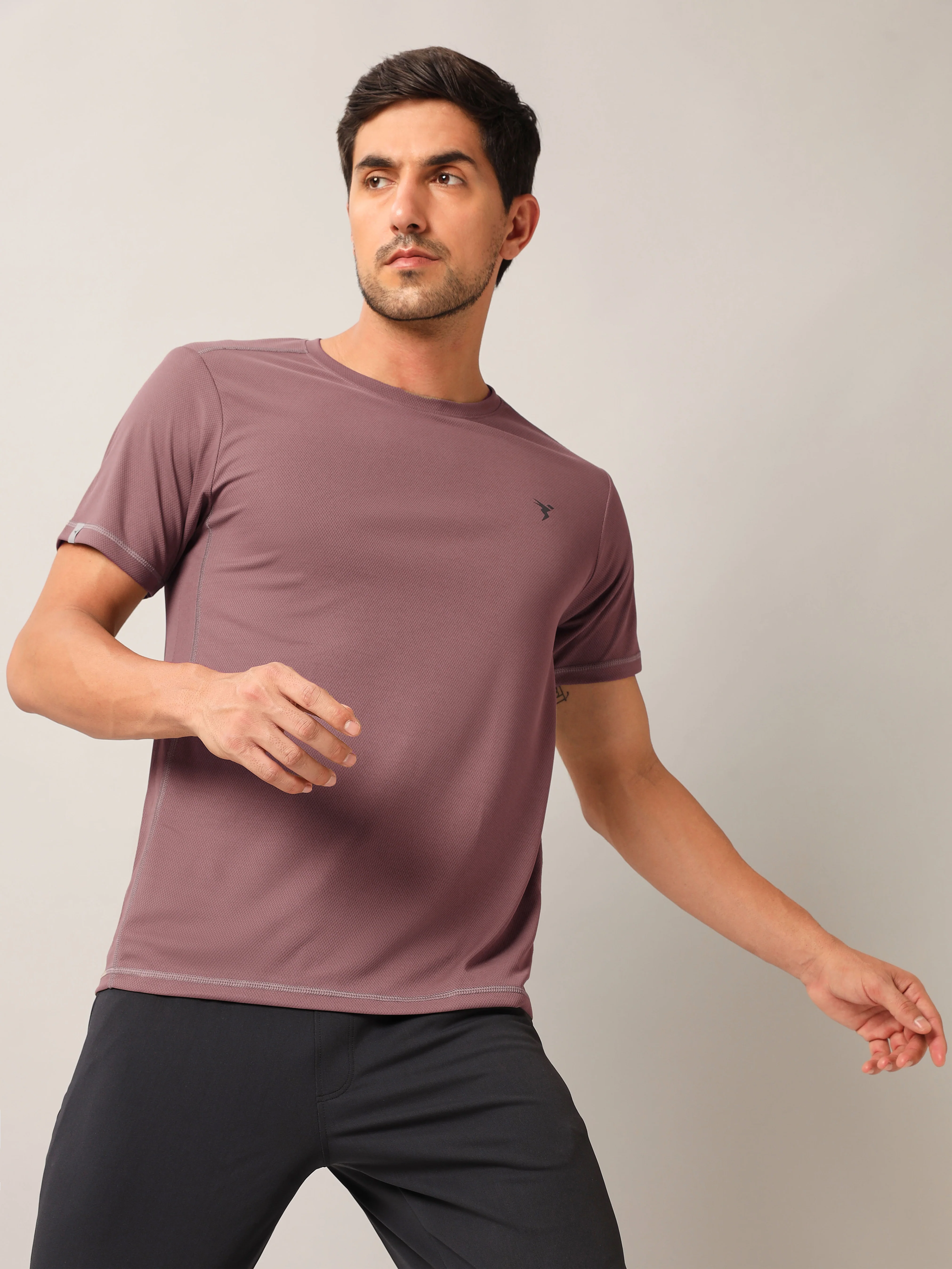 Men Solid Slim Fit Crew Neck T-shirt with TECHNO COOL+ - Image 3