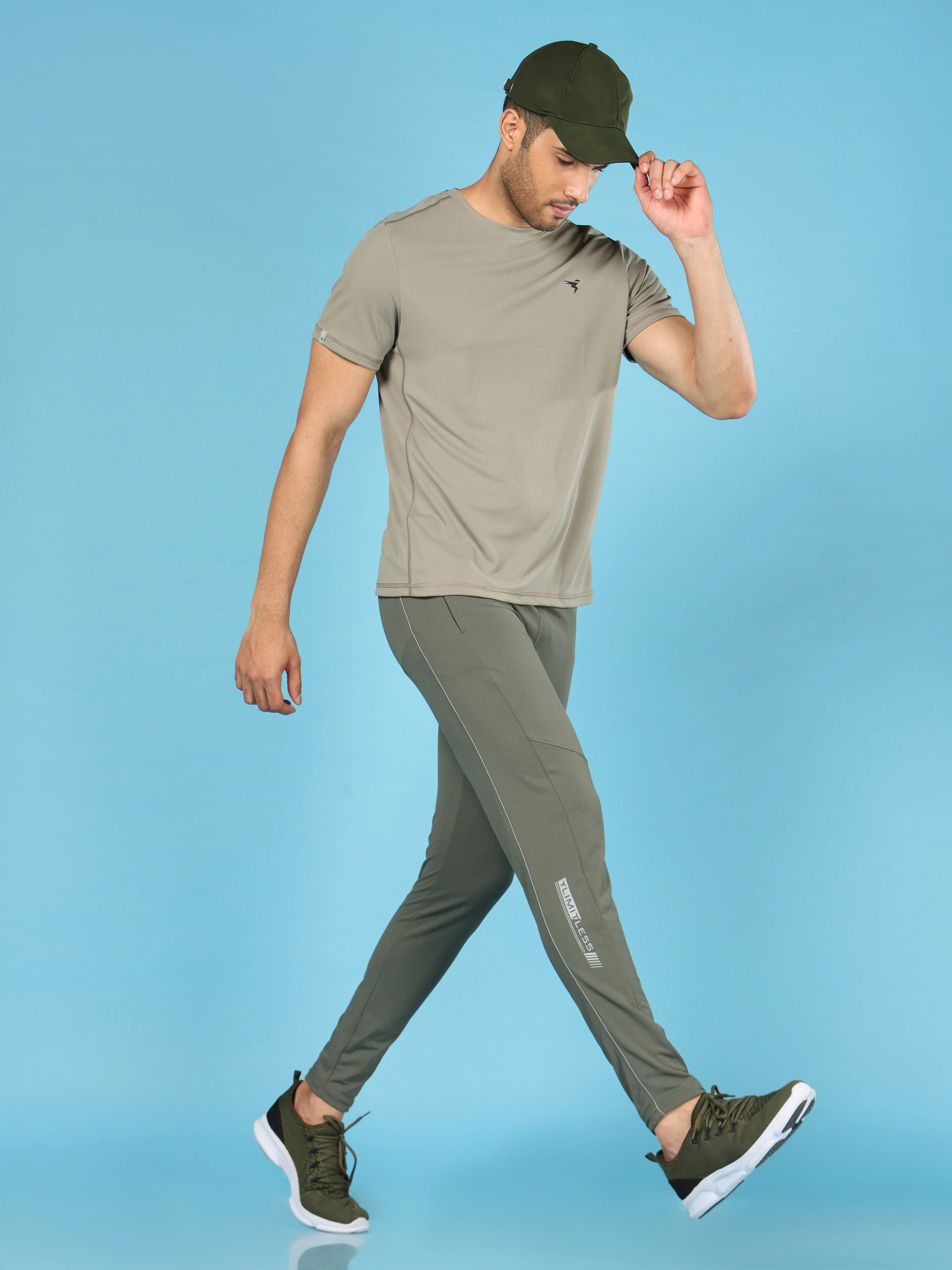 Men Solid Slim Fit Crew Neck T-shirt with TECHNO COOL+ - Image 5