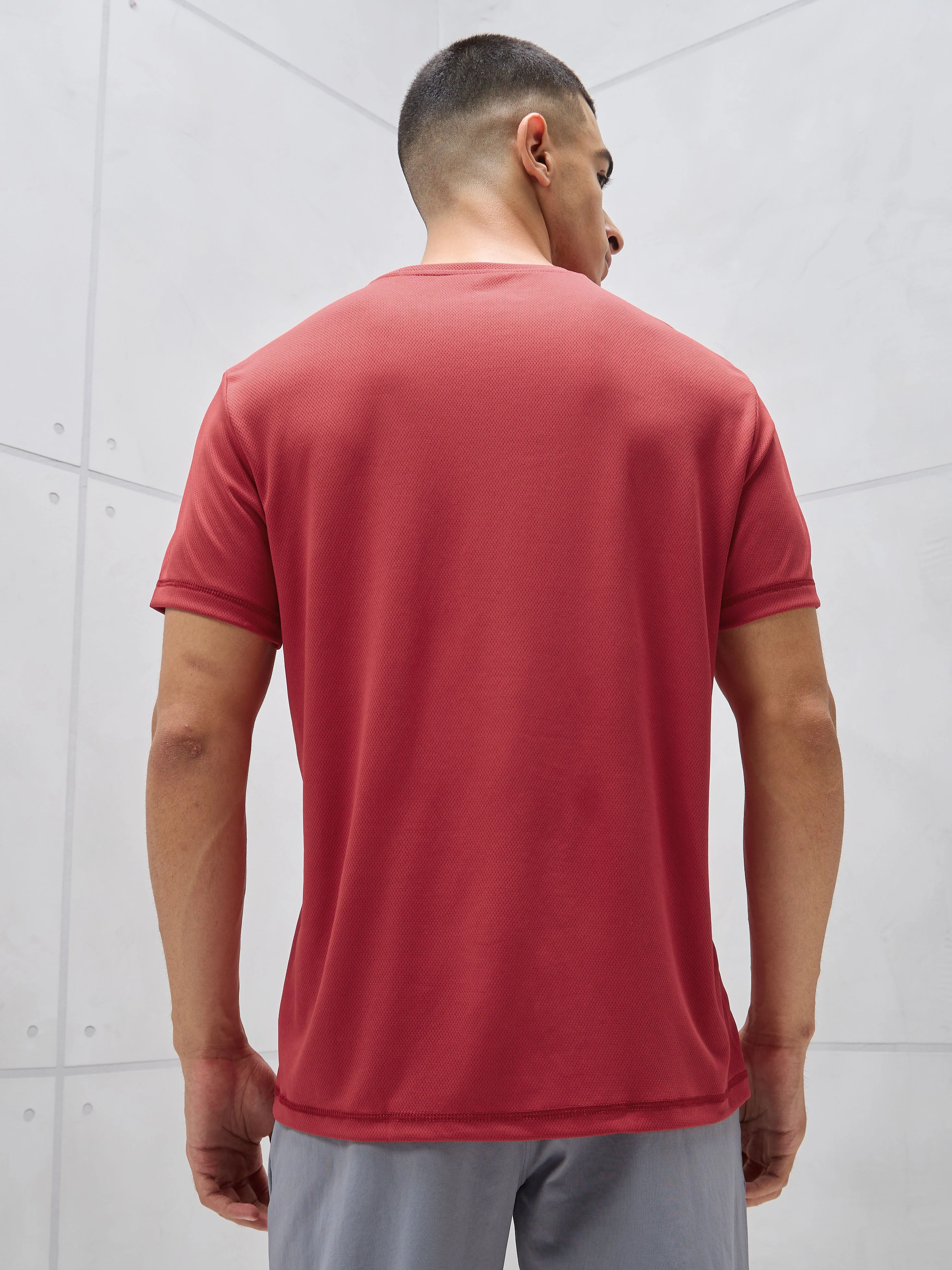 Men Solid Slim Fit Crew Neck T-shirt with TECHNO COOL+ - Image 3