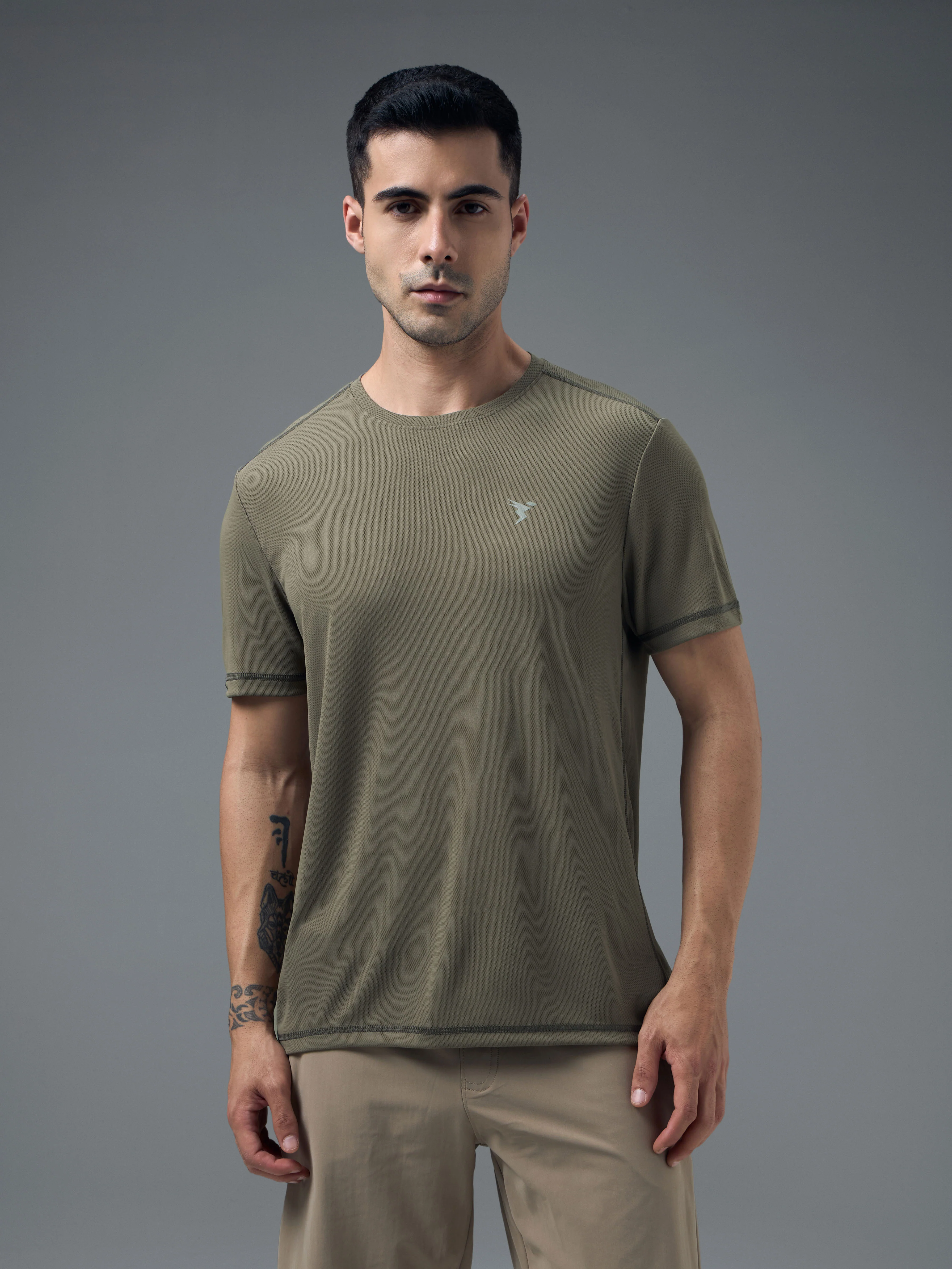 Men Solid Slim Fit Crew Neck T-shirt with TECHNO COOL+ - Image 2