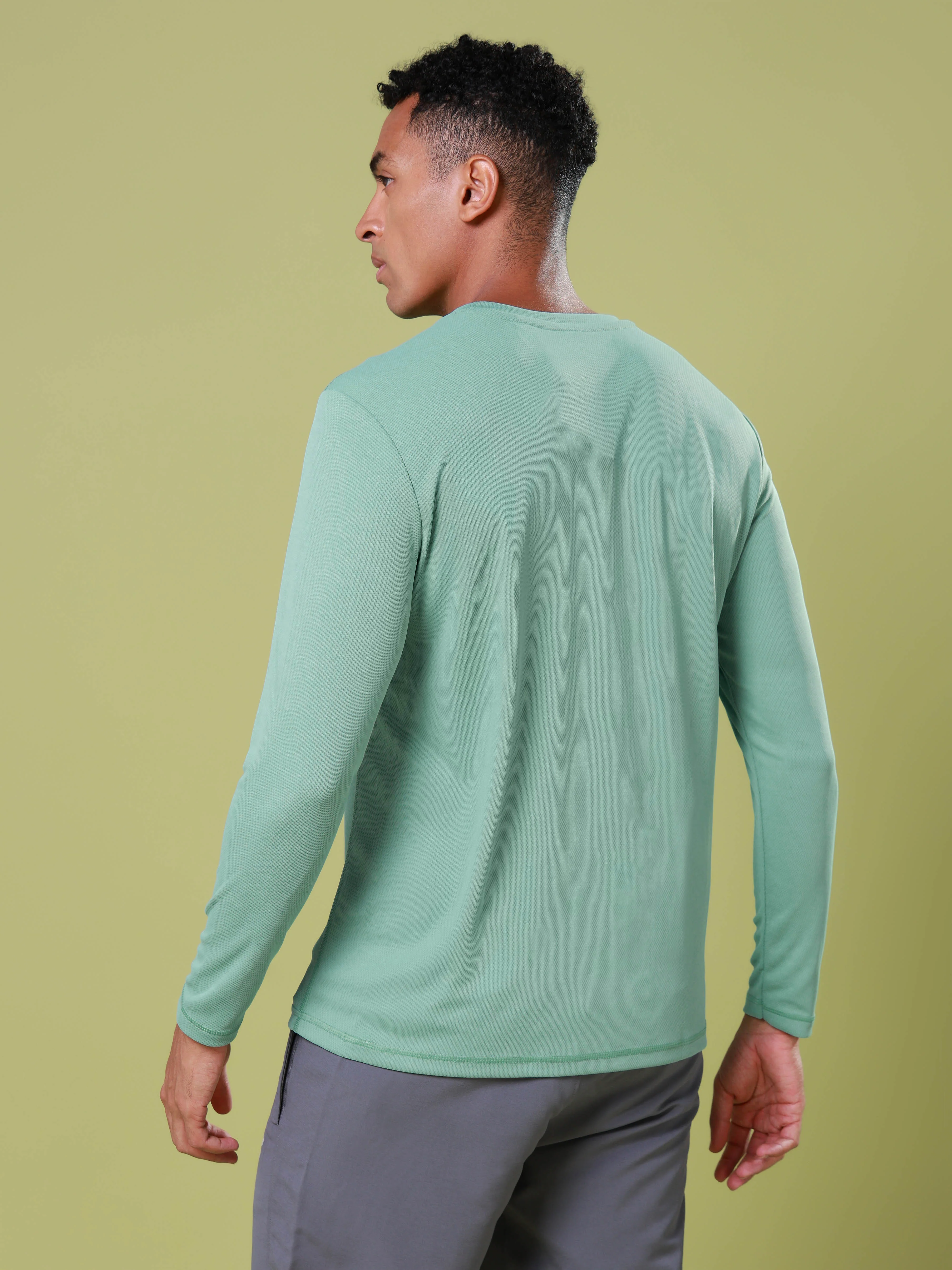 Men Solid Slim Fit Crew Neck T-shirt with TECHNO COOL+ - Image 2