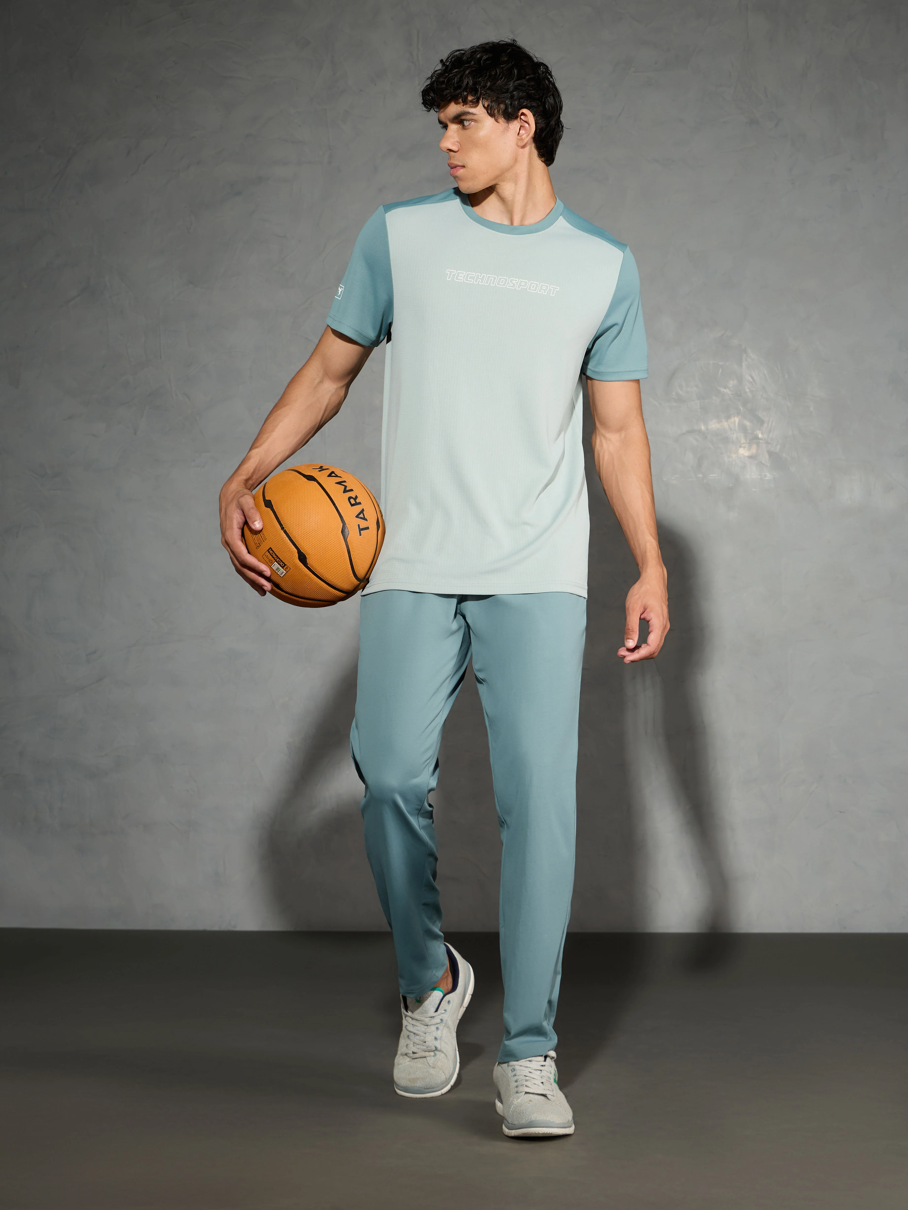 Men Colorblock Slim Fit Crew Neck T-shirt with TECHNO COOL+ - Image 5