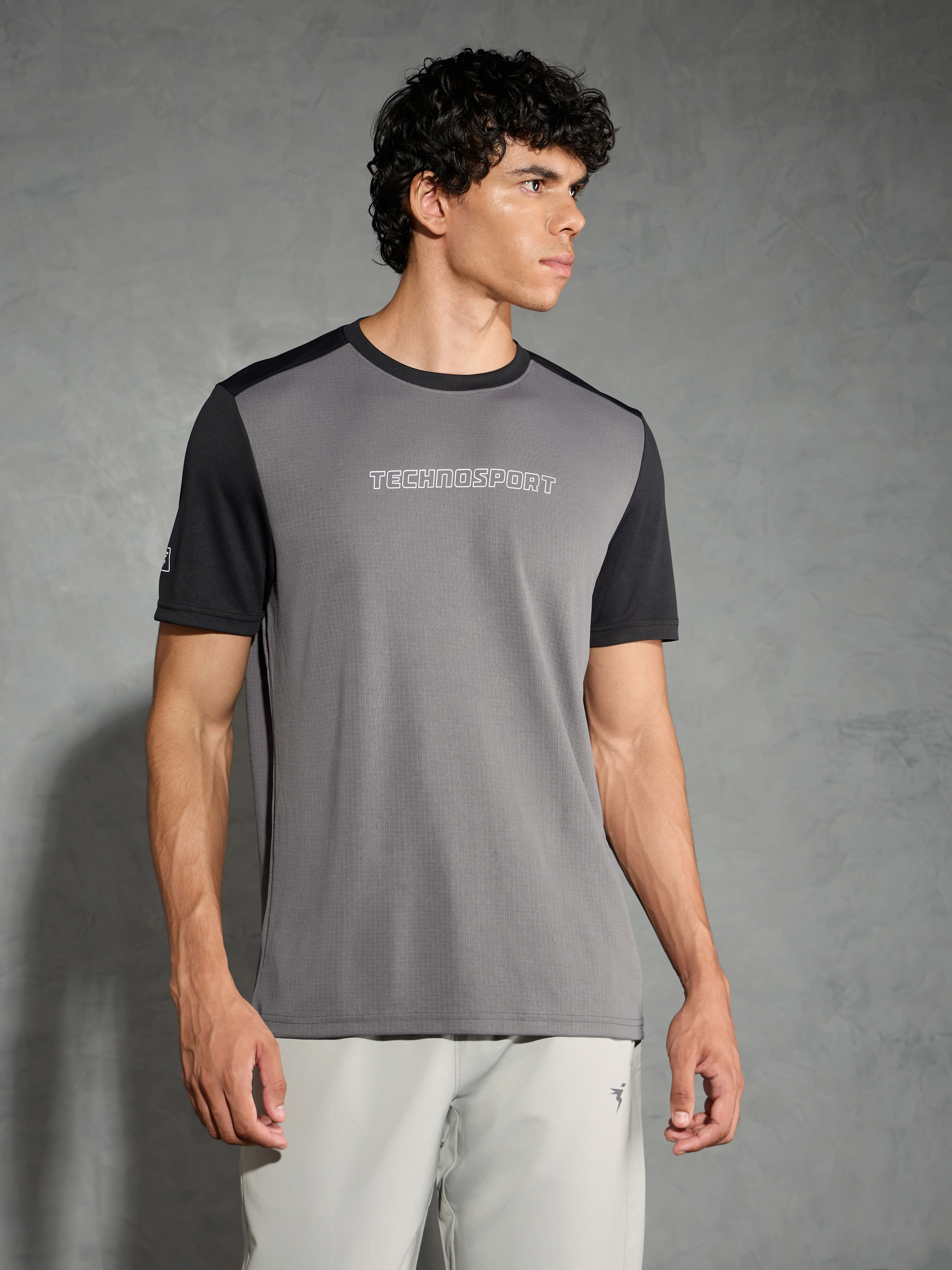 Men Colorblock Slim Fit Crew Neck T-shirt with TECHNO COOL+ - Image 2
