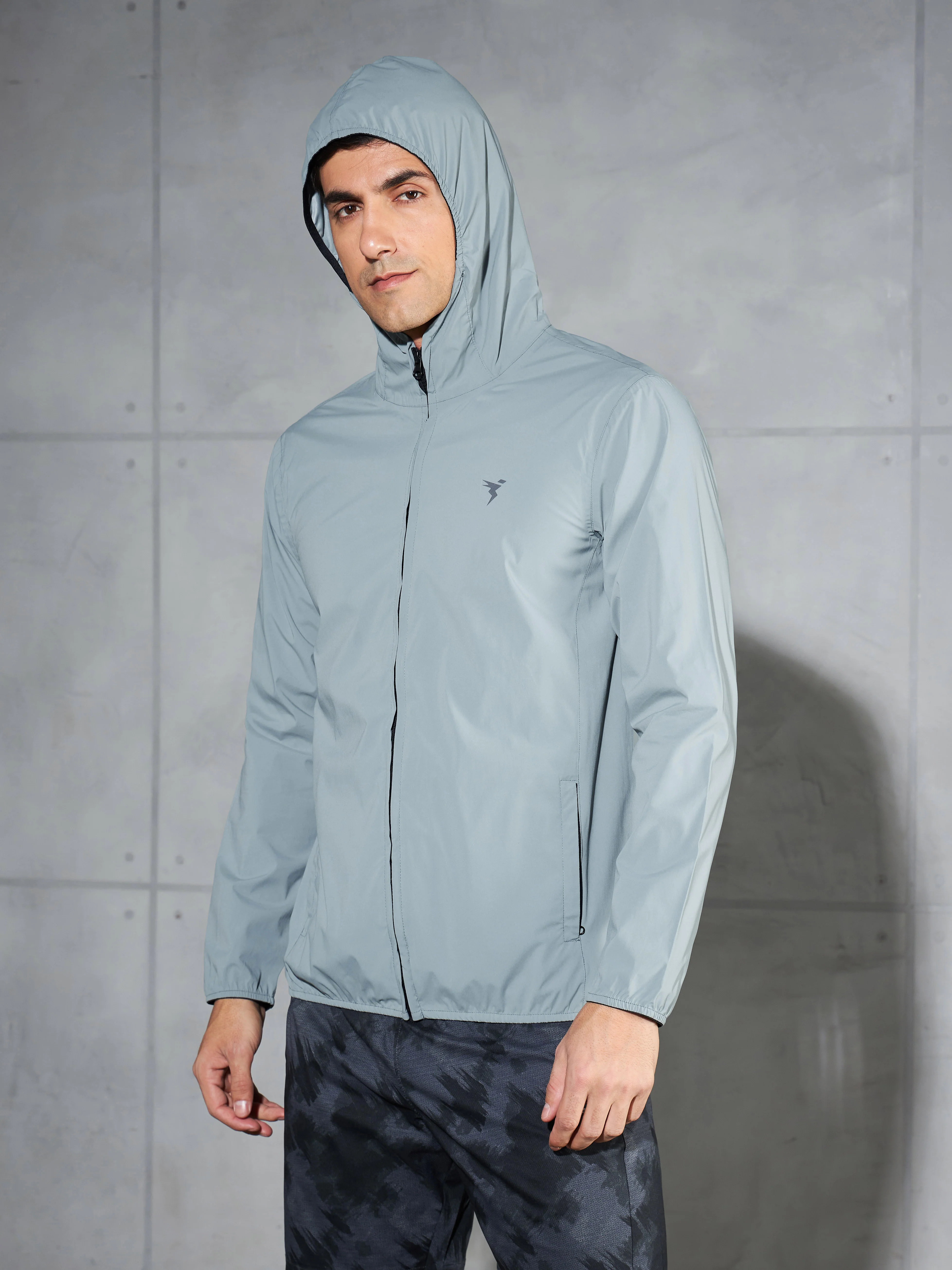 Men Solid Slim Fit Hooded Wrinkle Free Raincoat - Image 5