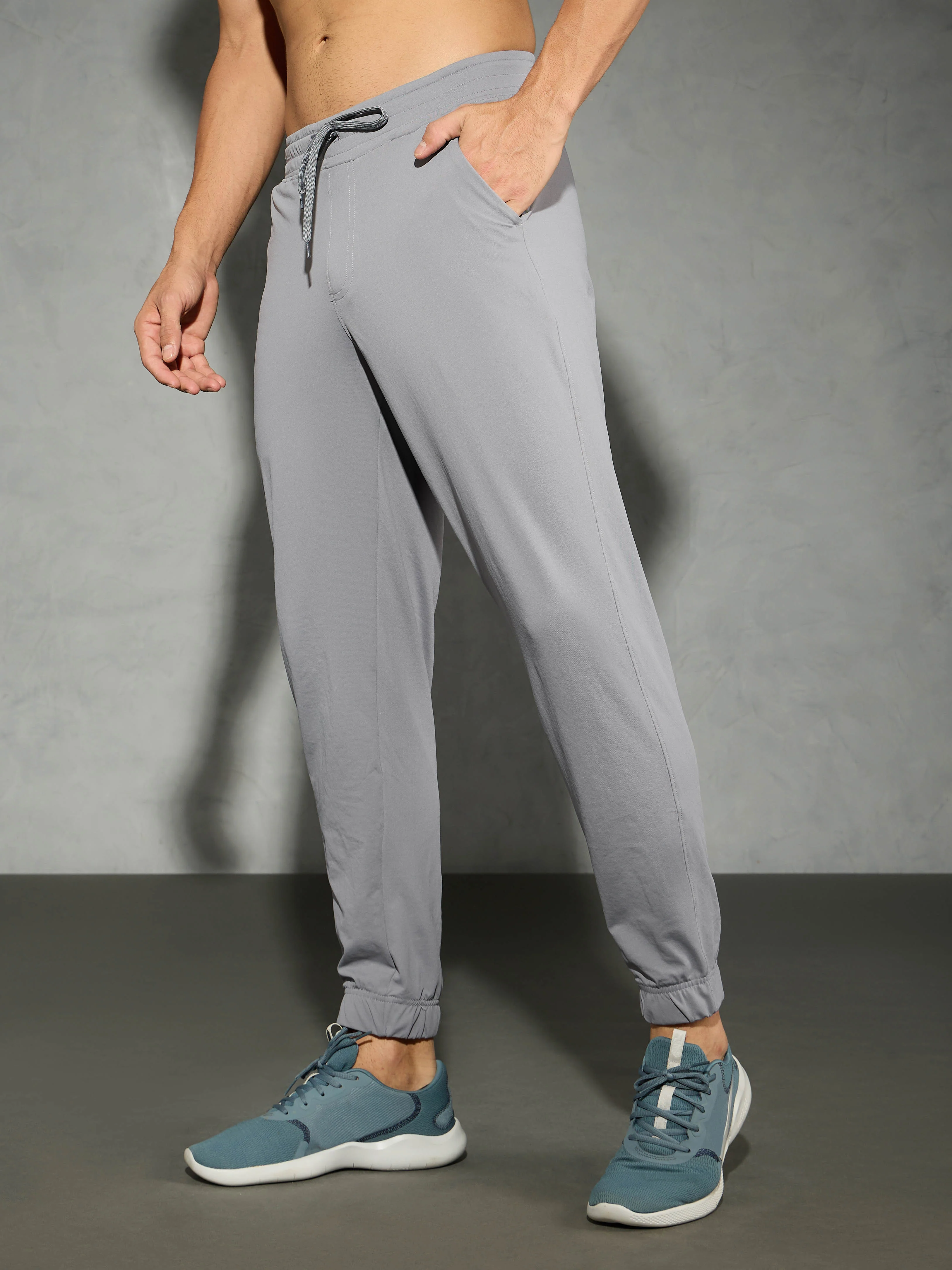 Men Solid Slim Fit Joggers with ELASTOPLUS - Image 4