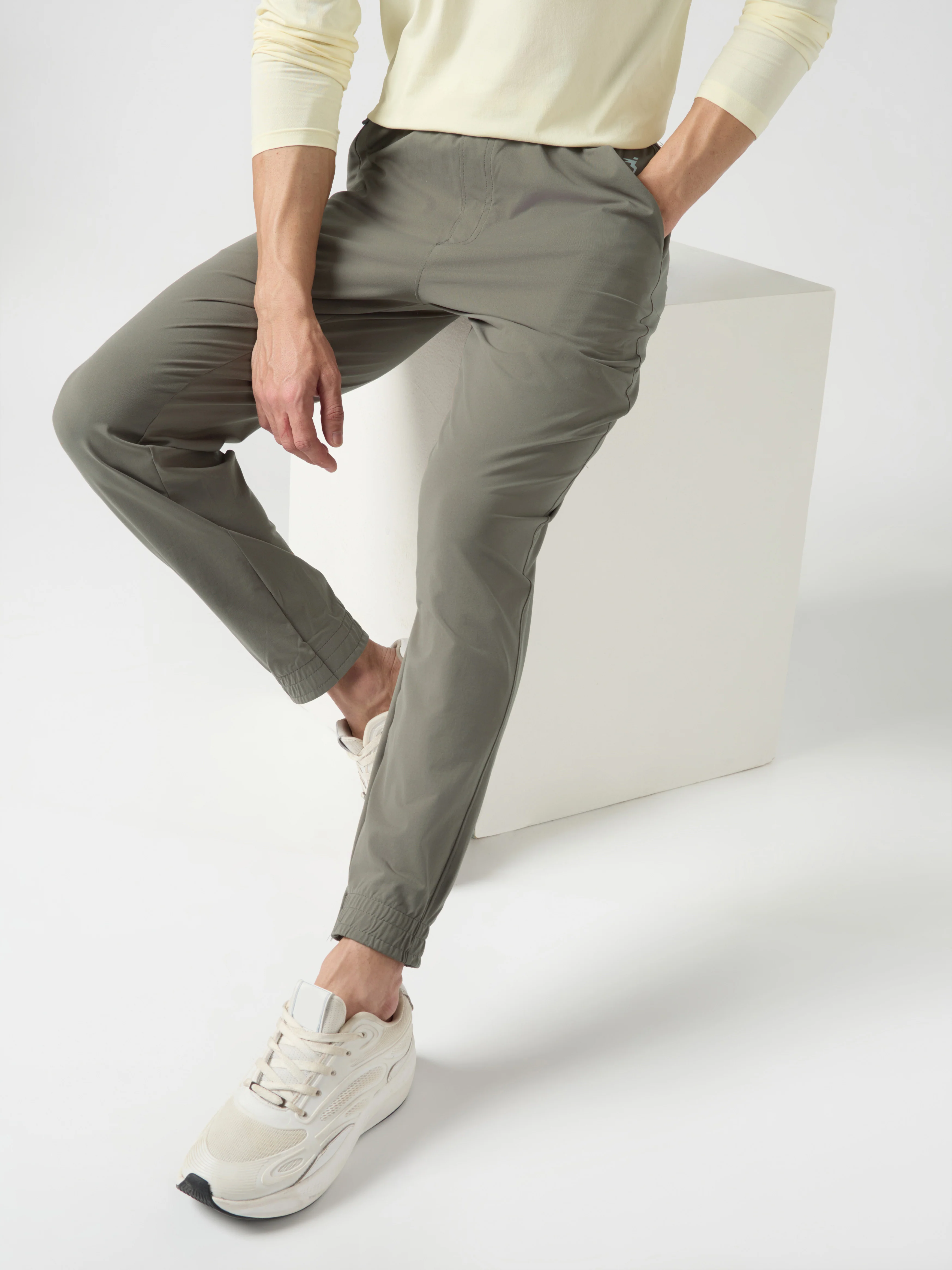 Men Solid Slim Fit Joggers with ELASTOPLUS