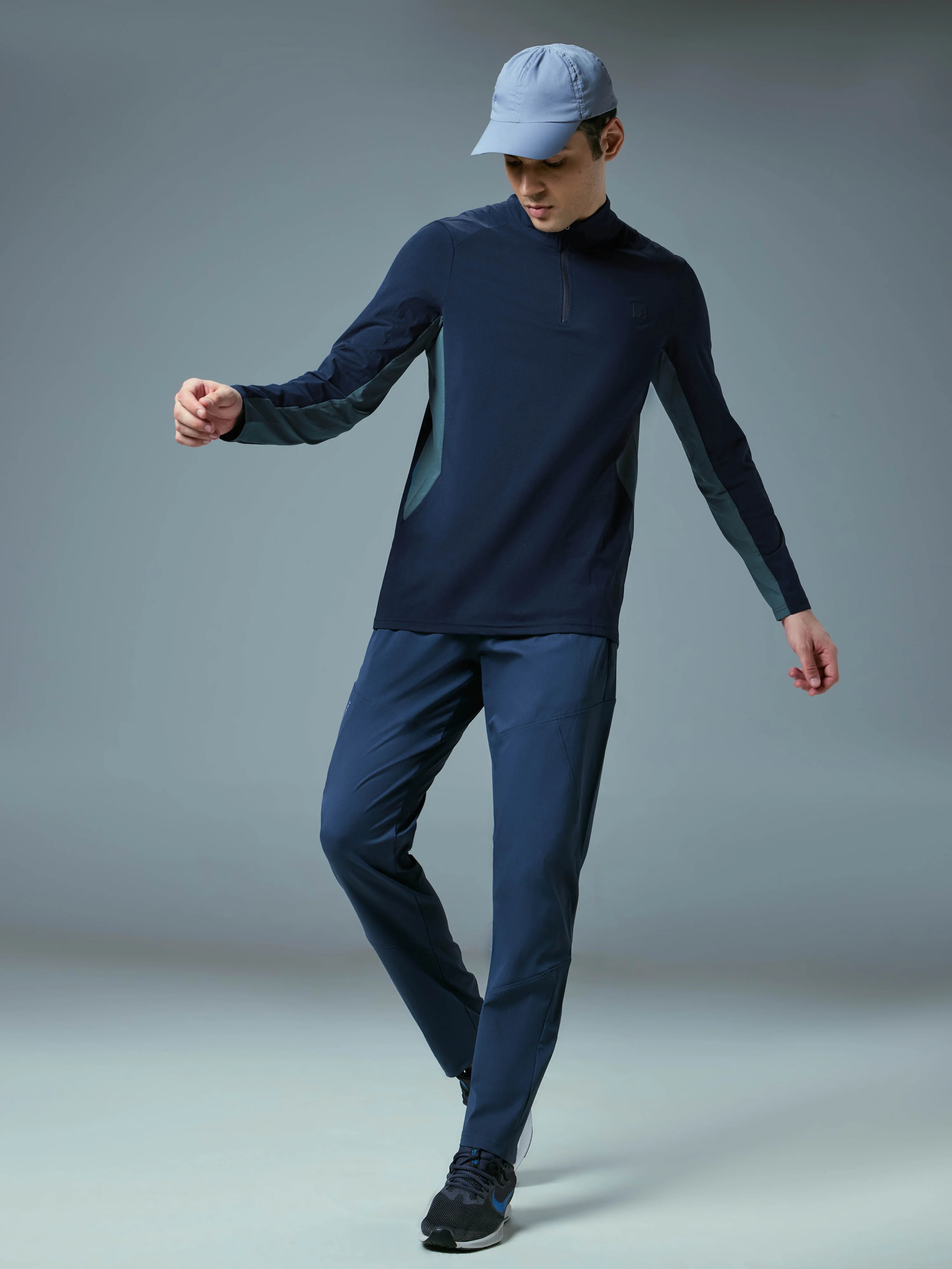 Men Colorblock Slim Fit Mock Neck Sports T-shirt with COTFLEX - Image 5