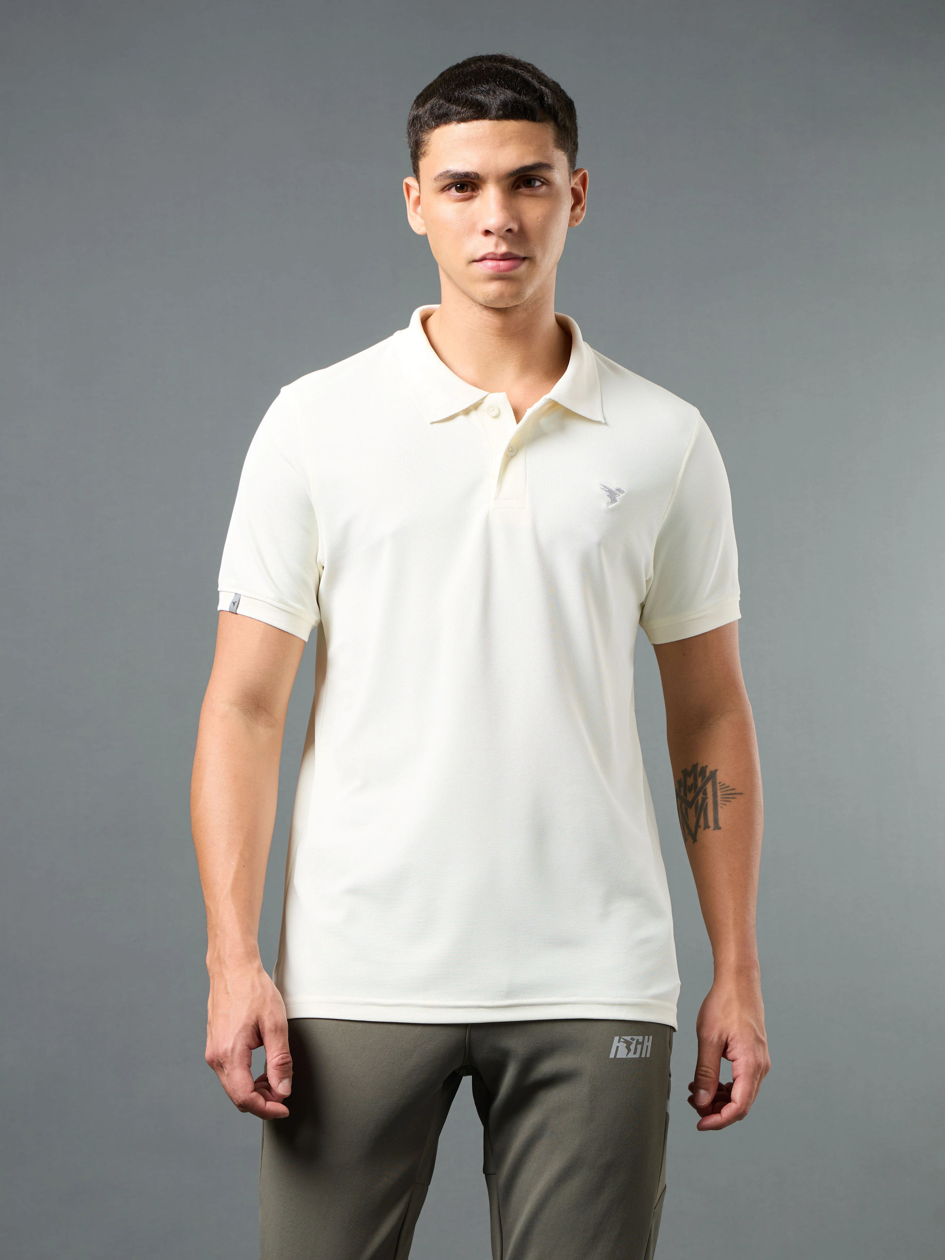 Men Solid Slim Fit Polo T-shirt with MATPIQ - Image 2