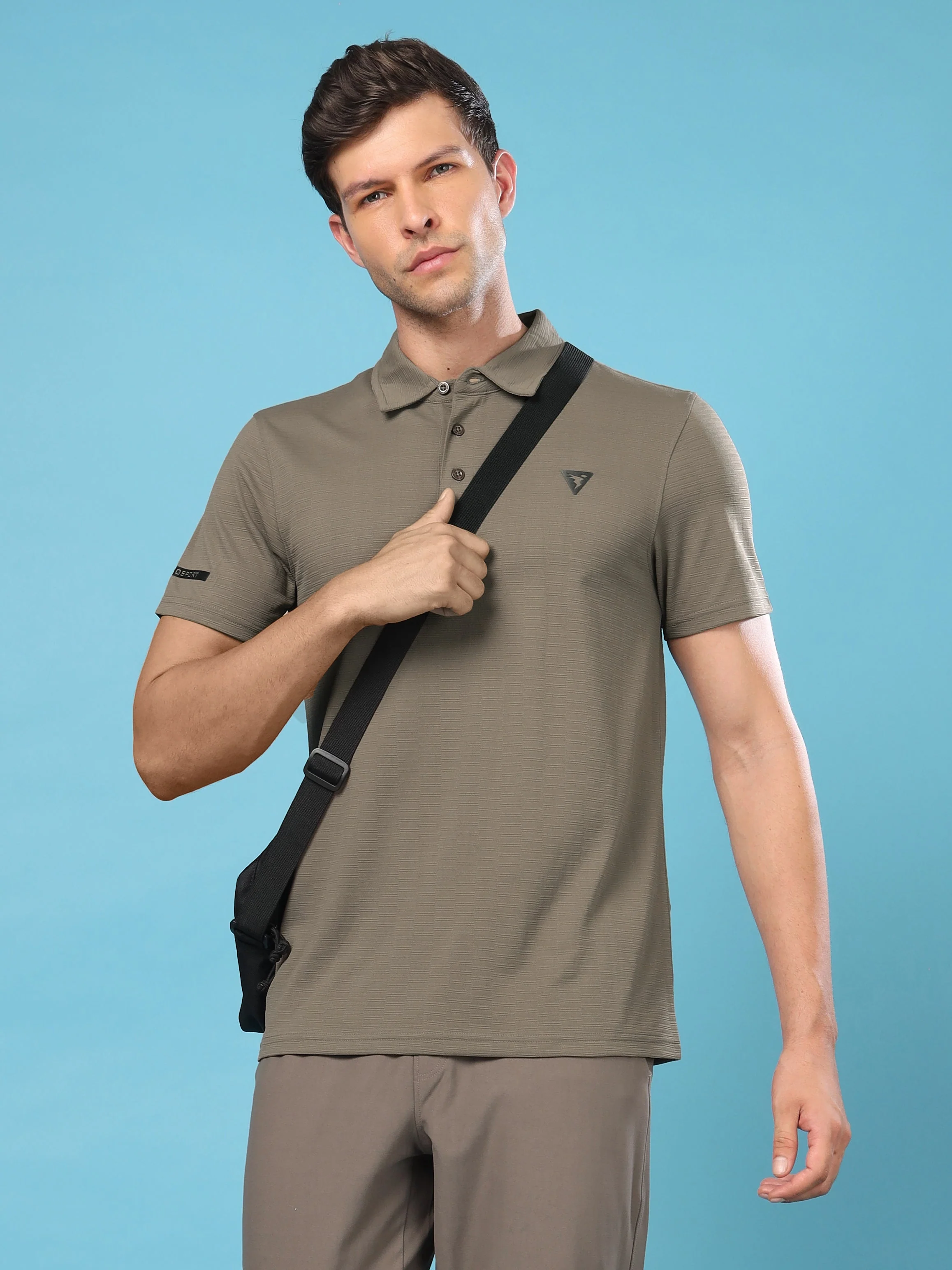 Men Solid Slim Fit Polo T-shirt with MATPIQ