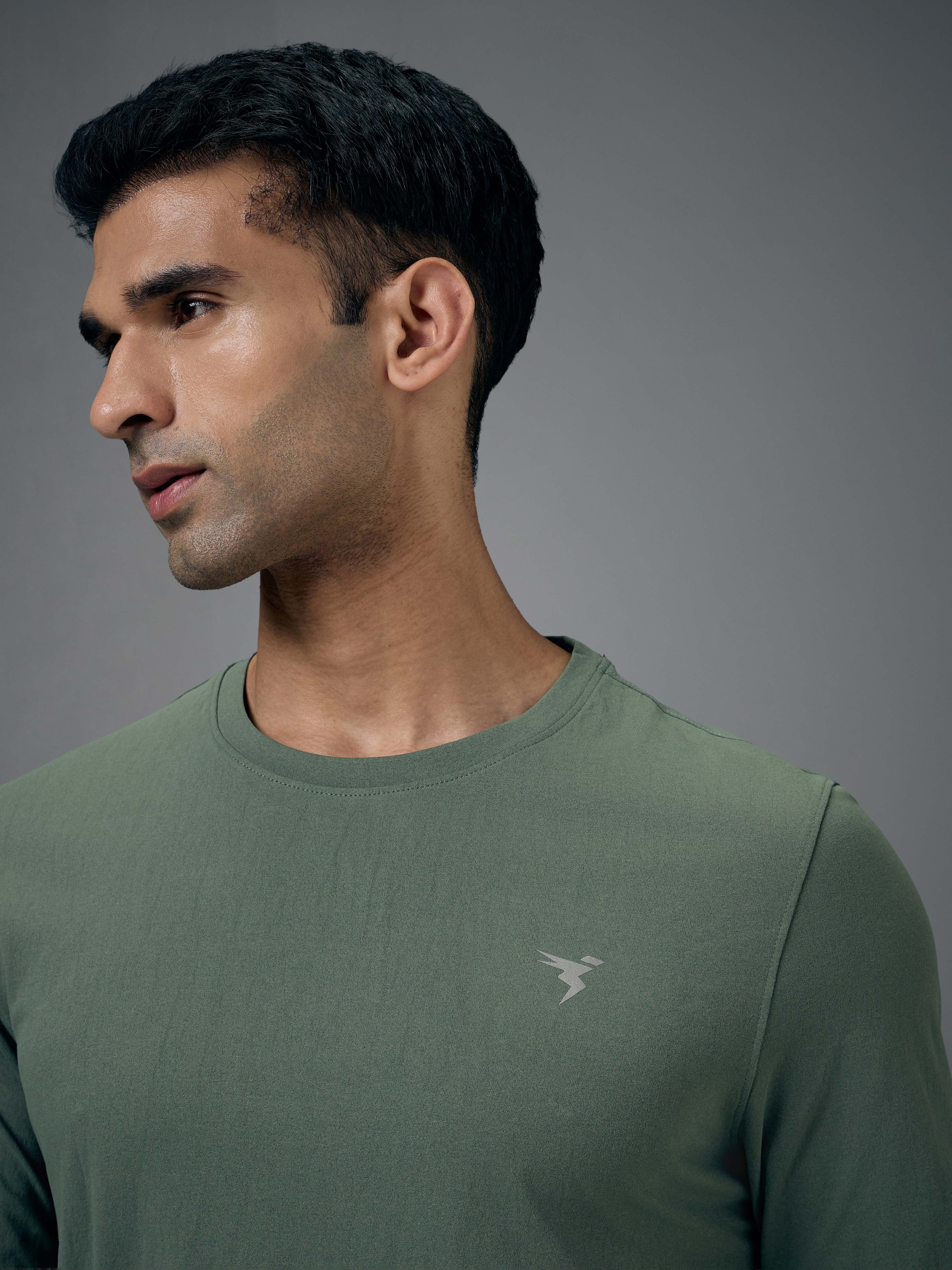 Men Solid Slim Fit Round Neck Sports T-shirt with COTFLEX - Image 6