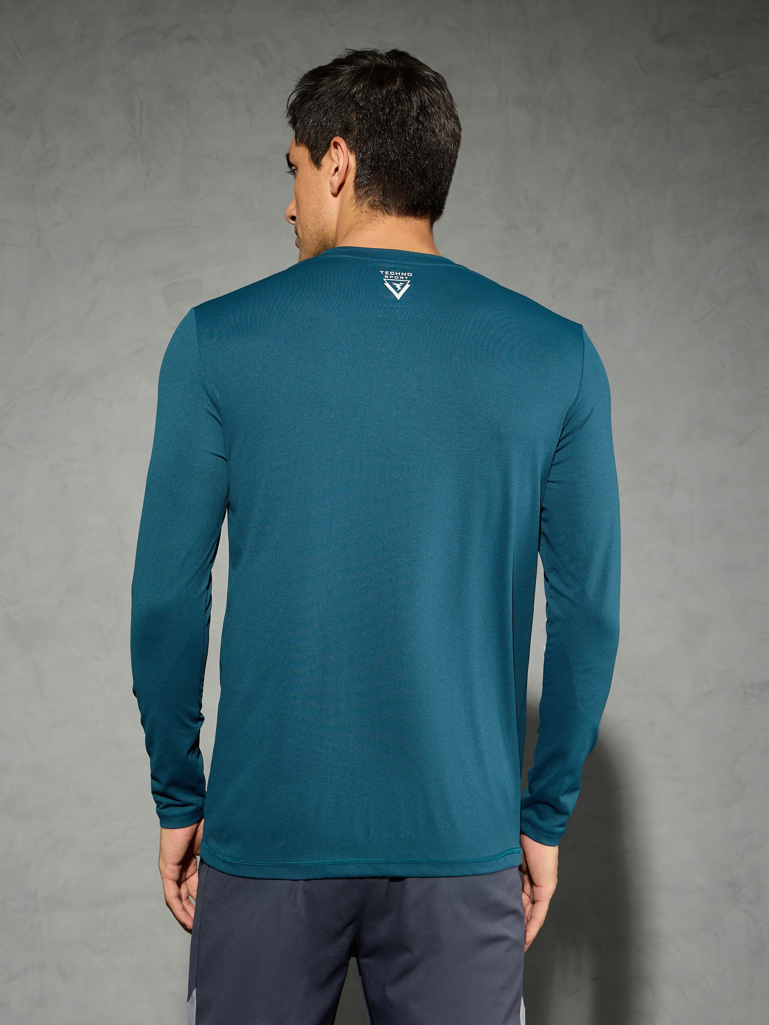 Men Solid Slim Fit Round Neck Sports T-shirt with COTFLEX - Image 3