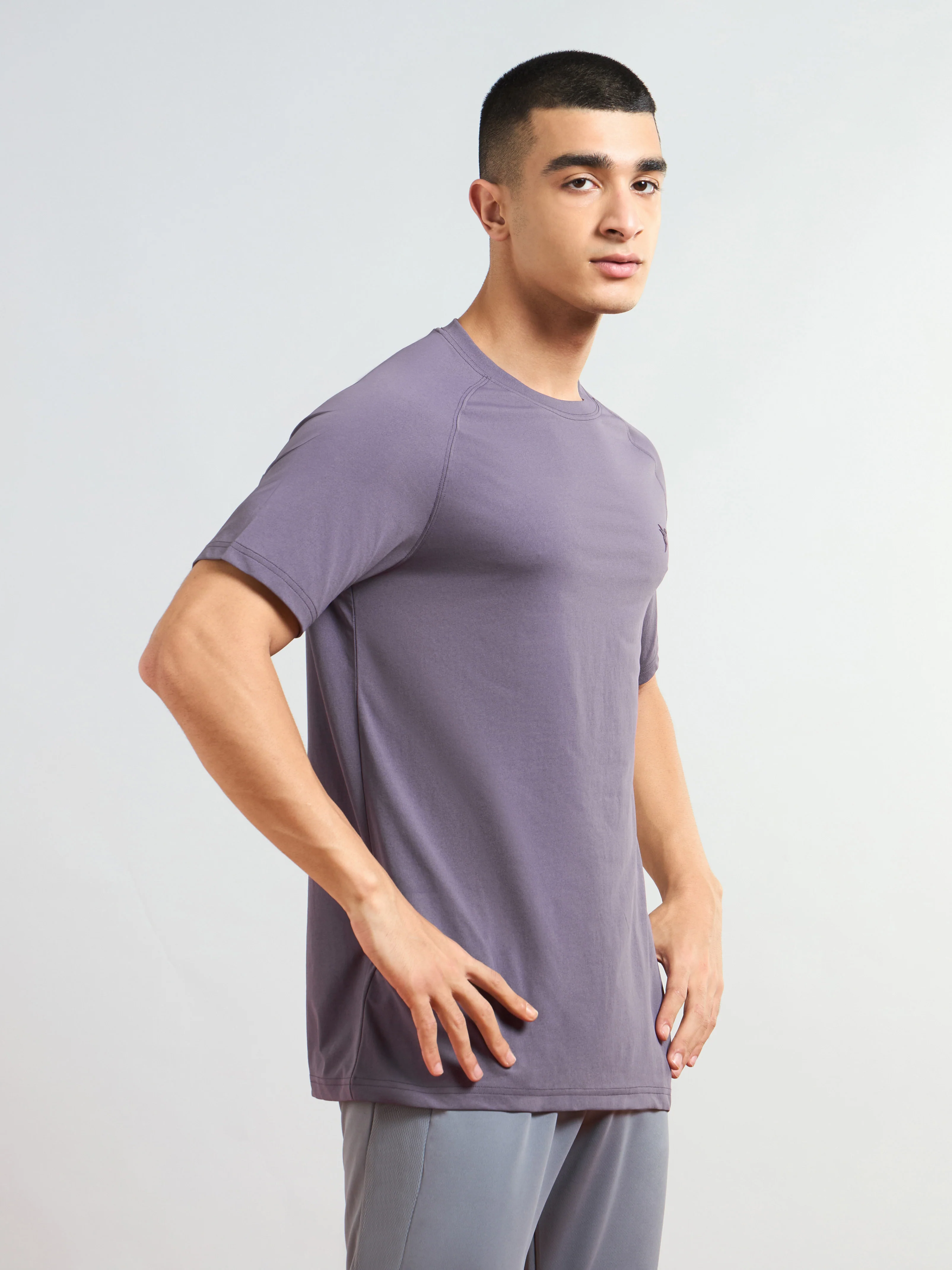 Men Solid Slim Fit Round Neck T-shirt with COTFLEX - Image 4
