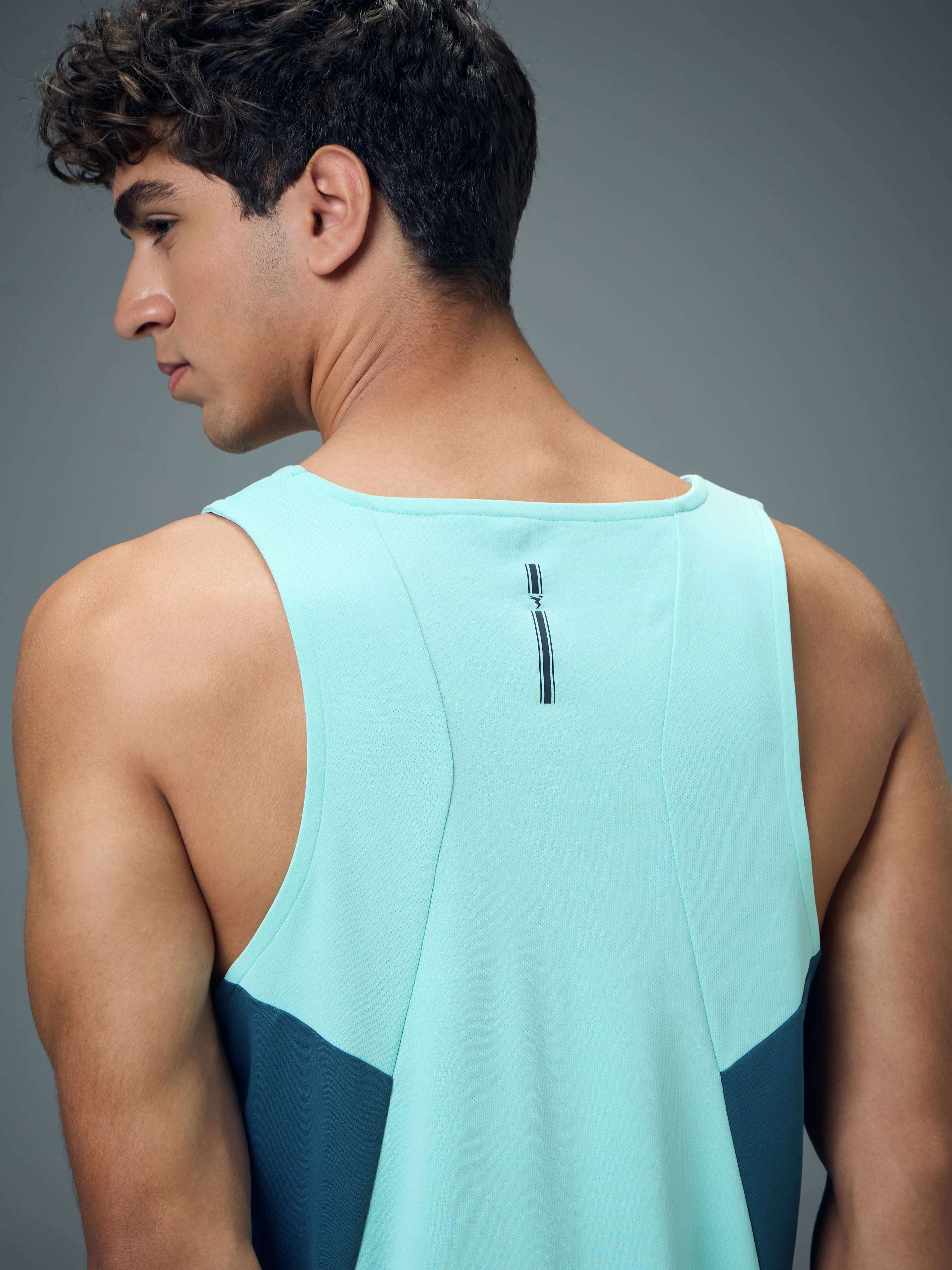 Men Solid Slim Fit Scoop Neck Sports Innerwear Vest with TECHNO COOL+ - Image 7