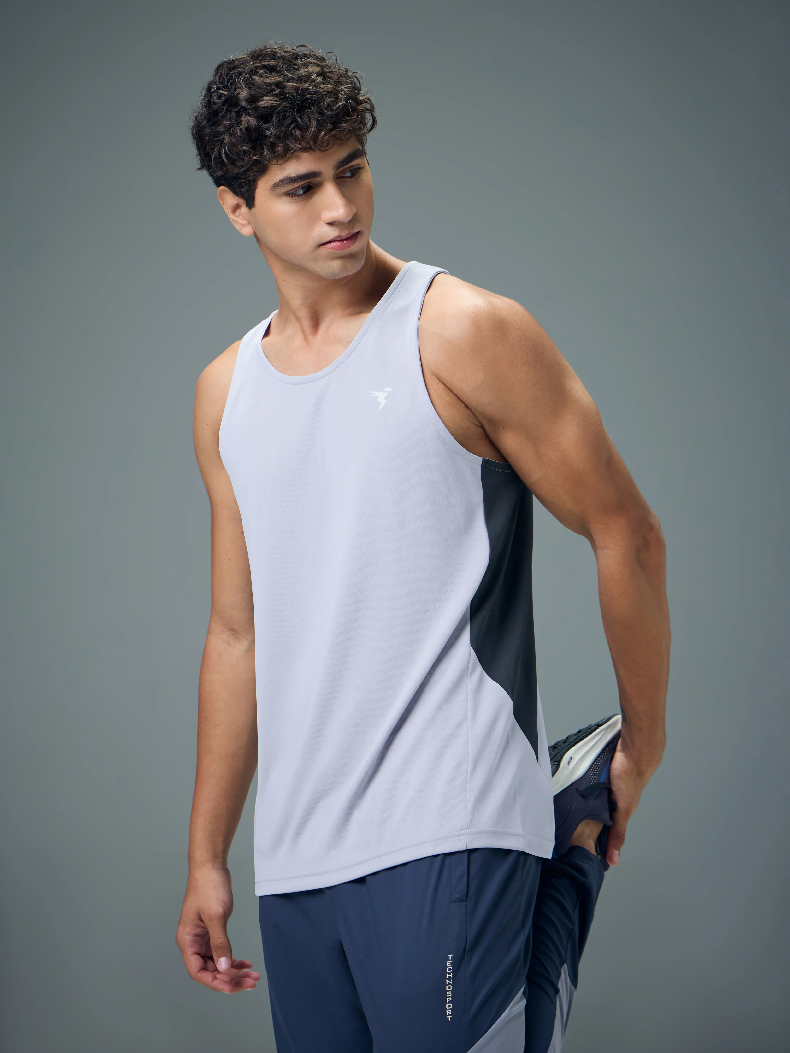 Men Solid Slim Fit Scoop Neck Sports Innerwear Vest with TECHNO COOL+ - Image 2
