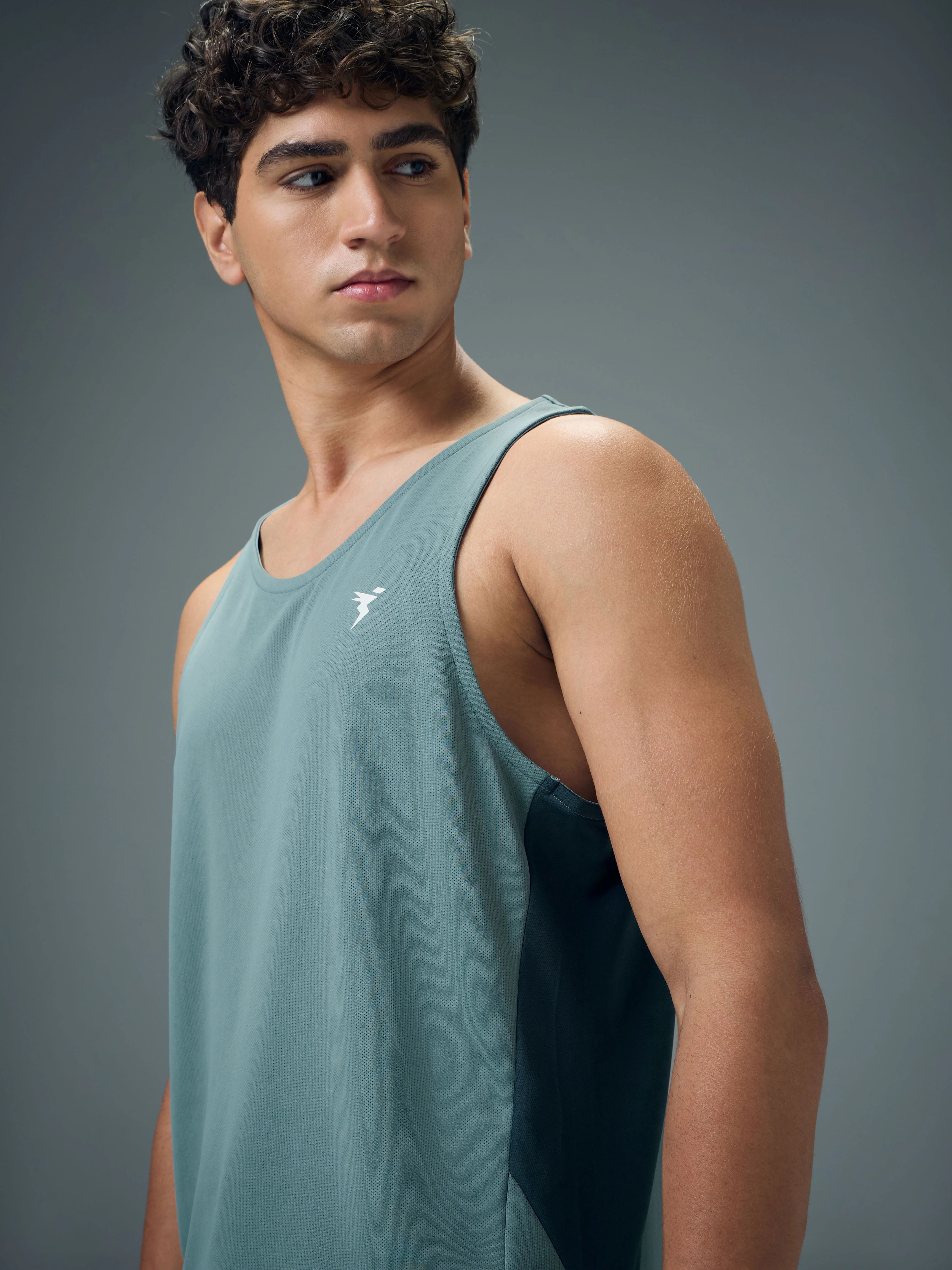 Men Solid Slim Fit Scoop Neck Sports Innerwear Vest with TECHNO COOL+ - Image 6