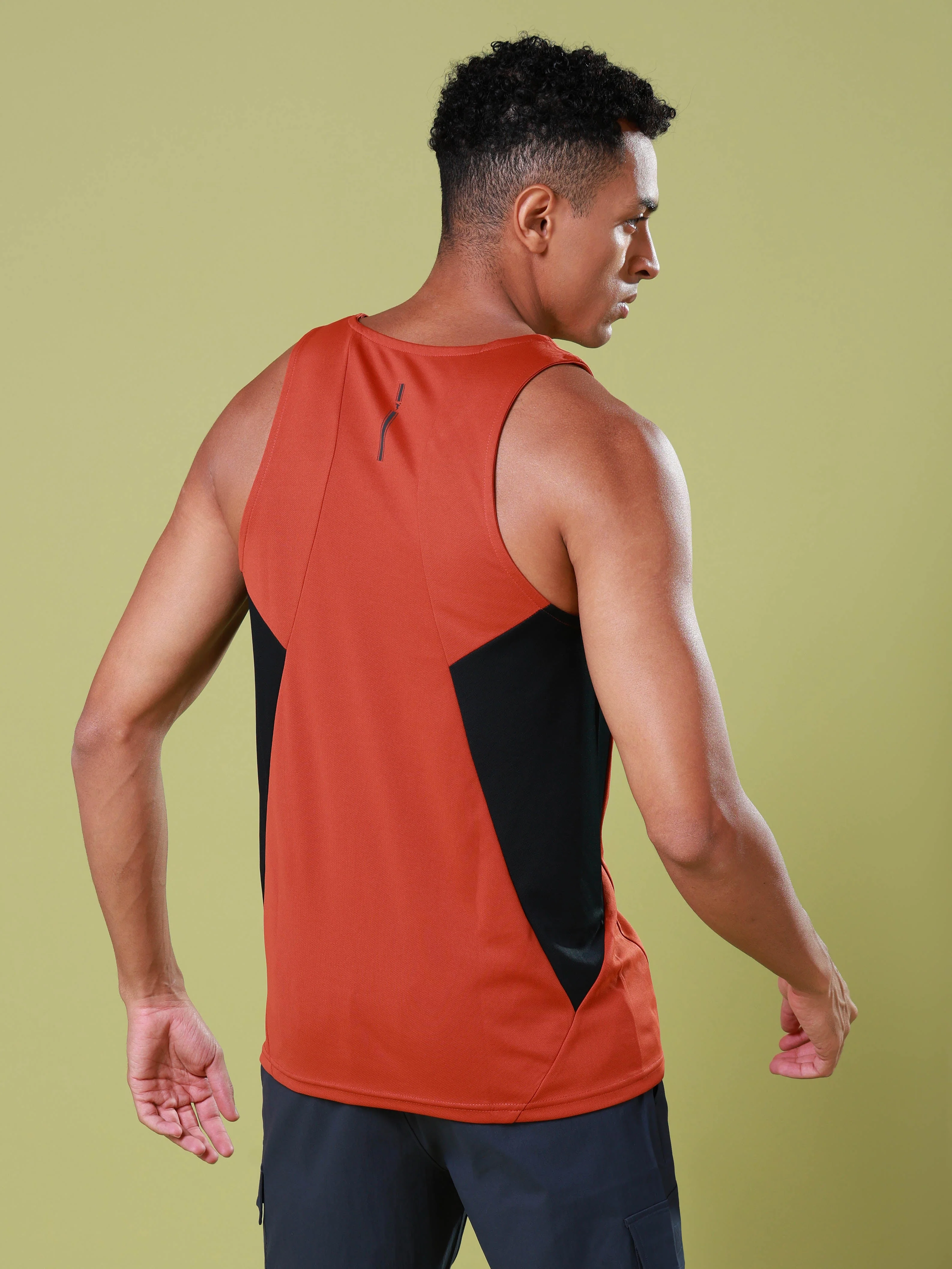 Men Solid Slim Fit Scoop Neck Sports Innerwear Vest with TECHNO COOL+ - Image 3