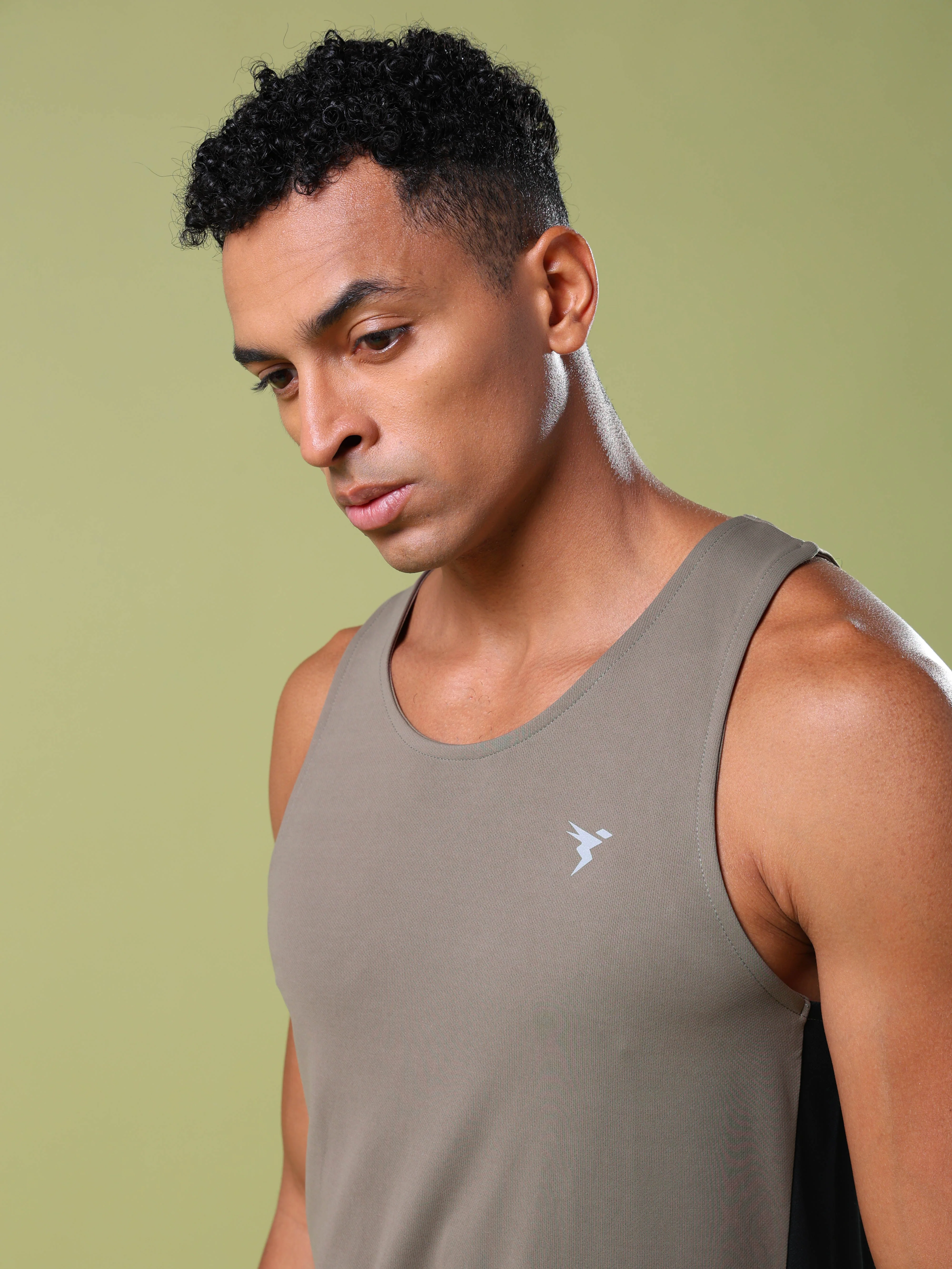 Men Solid Slim Fit Scoop Neck Sports Innerwear Vest with TECHNO COOL+ - Image 6