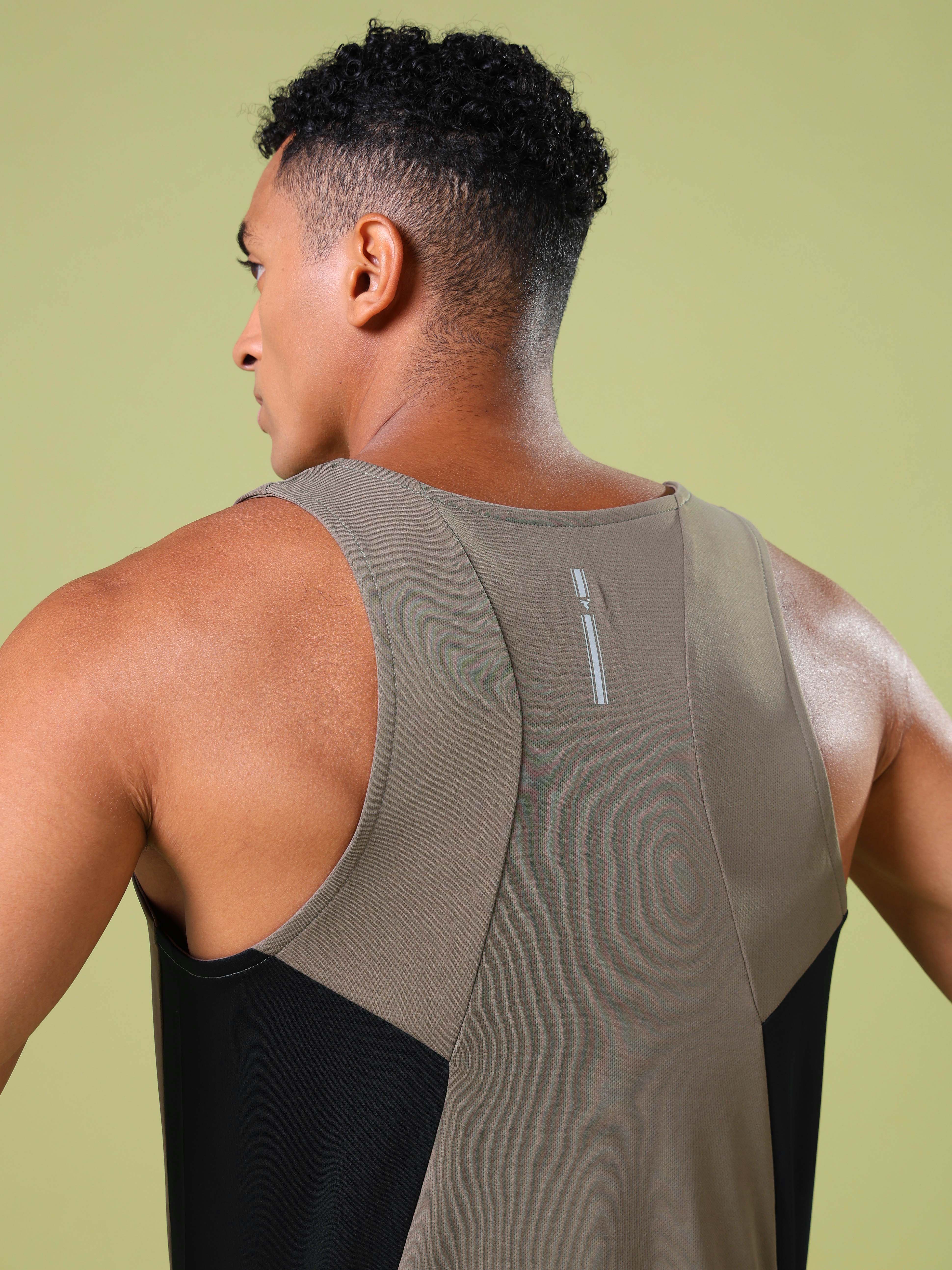 Men Solid Slim Fit Scoop Neck Sports Innerwear Vest with TECHNO COOL+ - Image 7