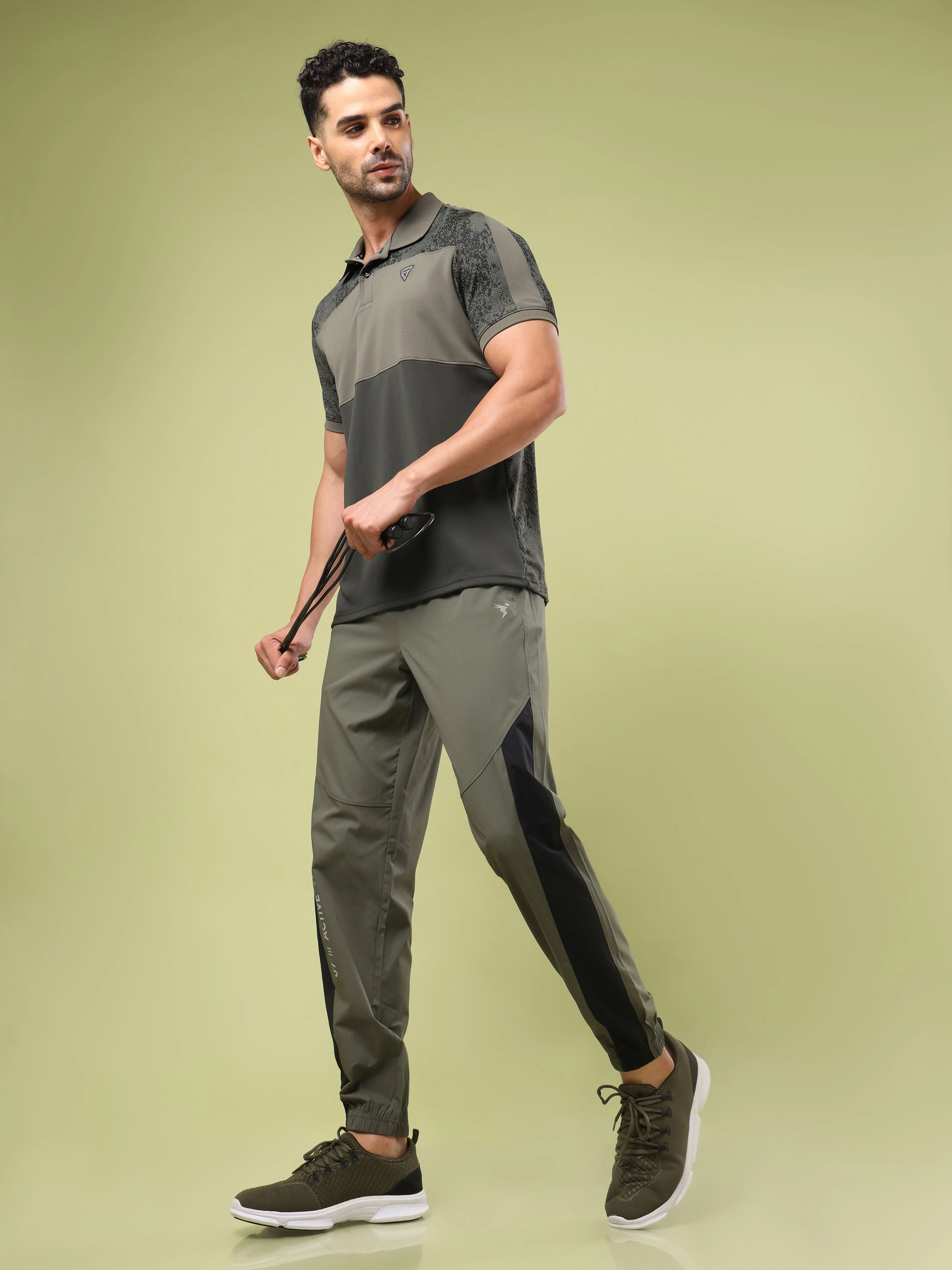 Men Solid Slim Fit Sports Joggers with TECHNOLITE - Image 5
