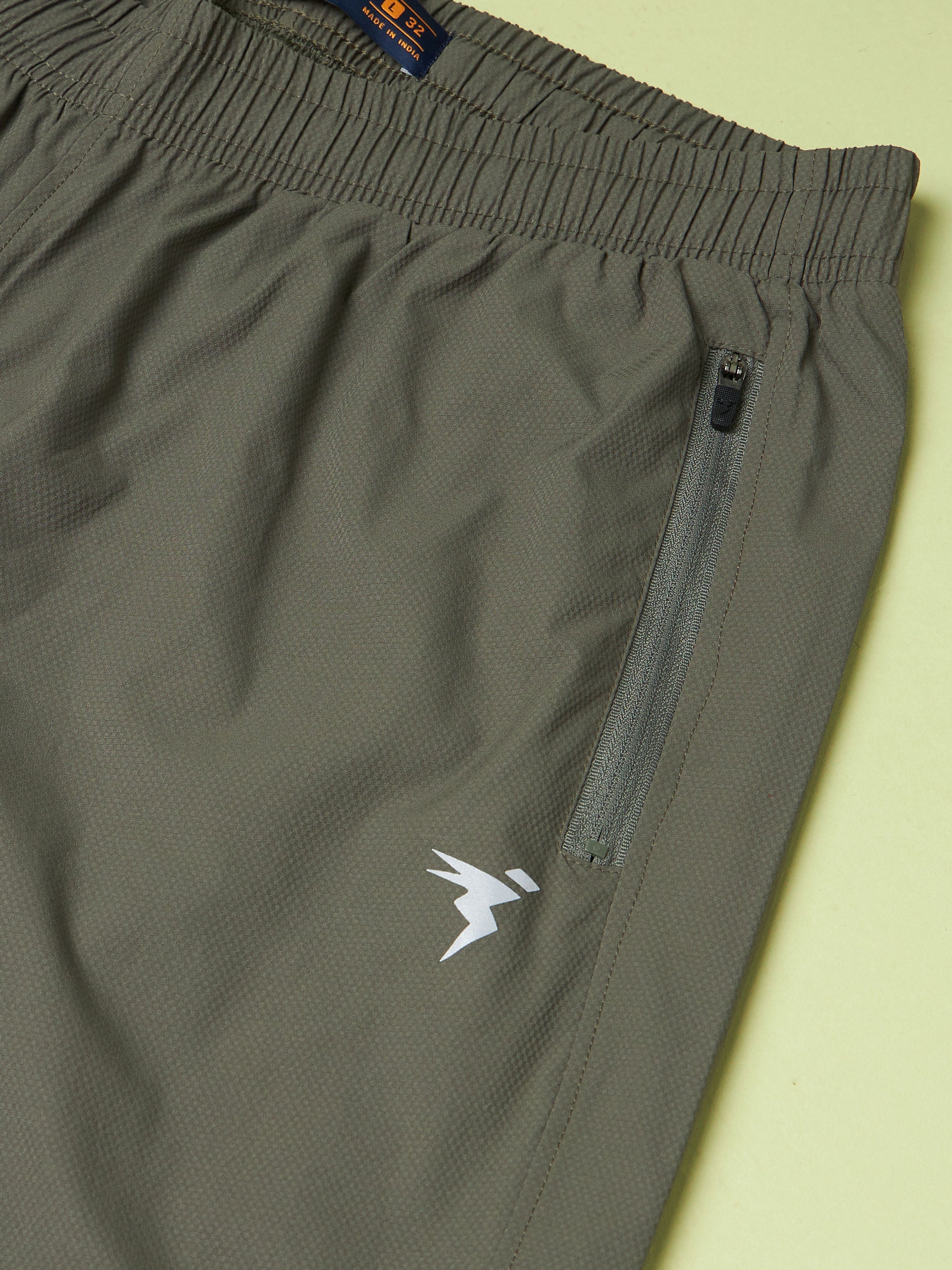 Men Solid Slim Fit Sports Joggers with TECHNOLITE - Image 7