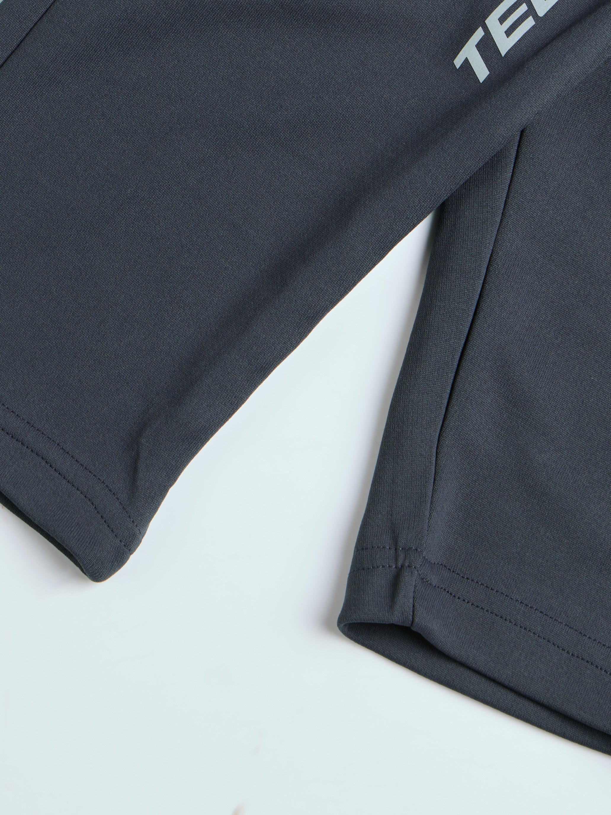Men Solid Slim Fit Trackpants with TECHNO DRY - Image 8
