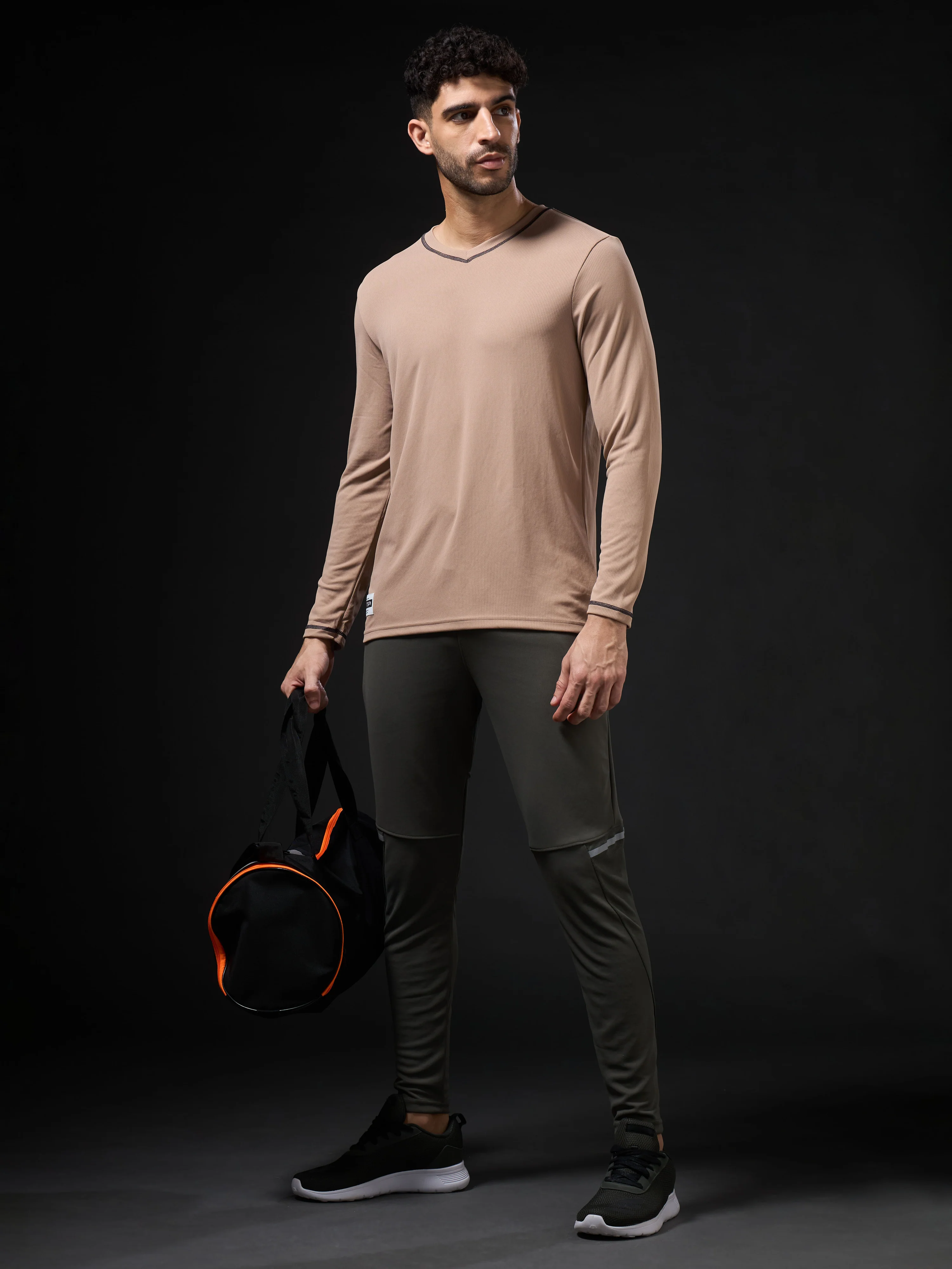 Men Solid Slim Fit V Neck Sports T-shirt with TECHNOCOOL+ - Image 5