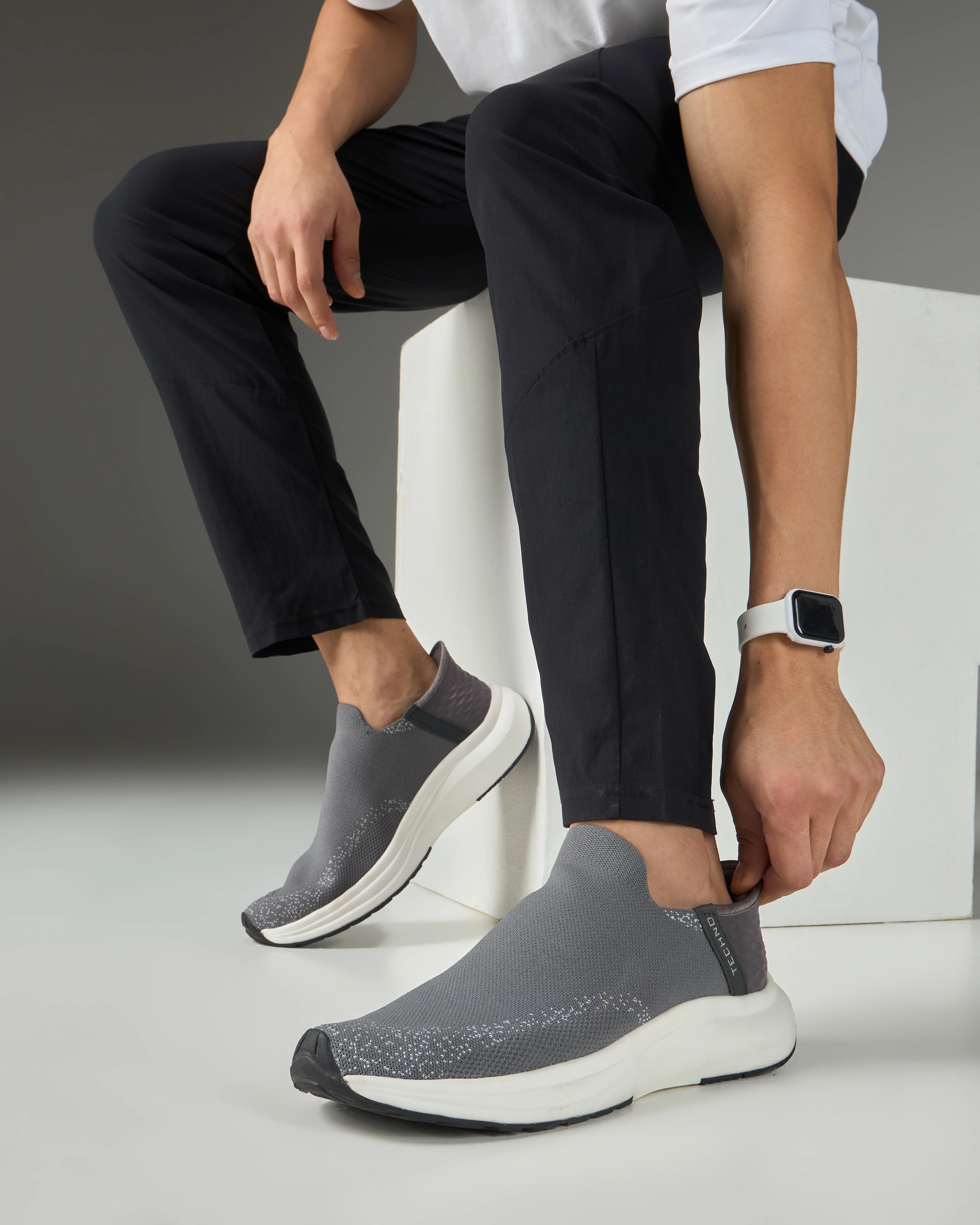 Men Zero-Hands Performance Shoes with NITROLITE - Image 7
