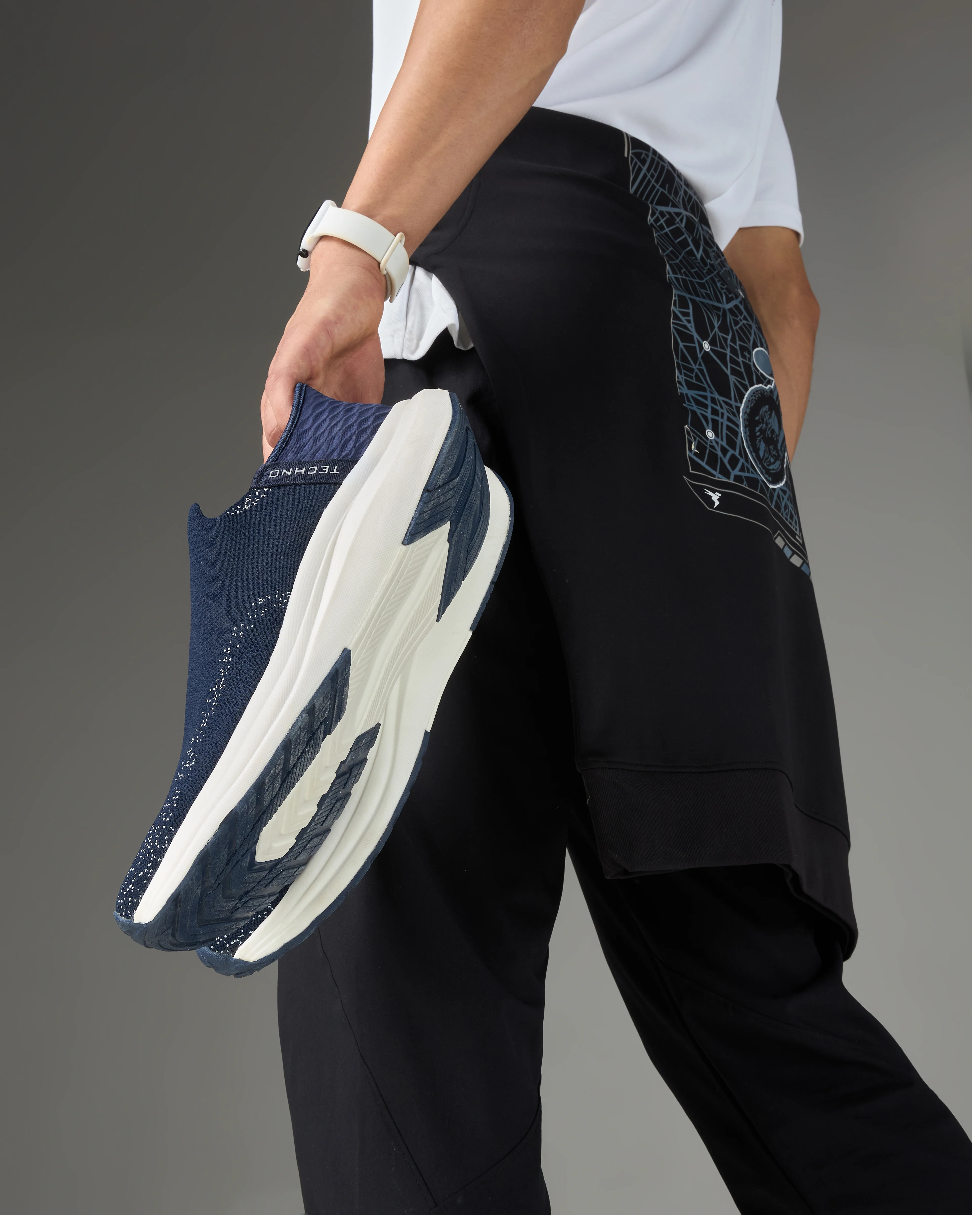 Men Zero-Hands Performance Shoes with NITROLITE - Image 9