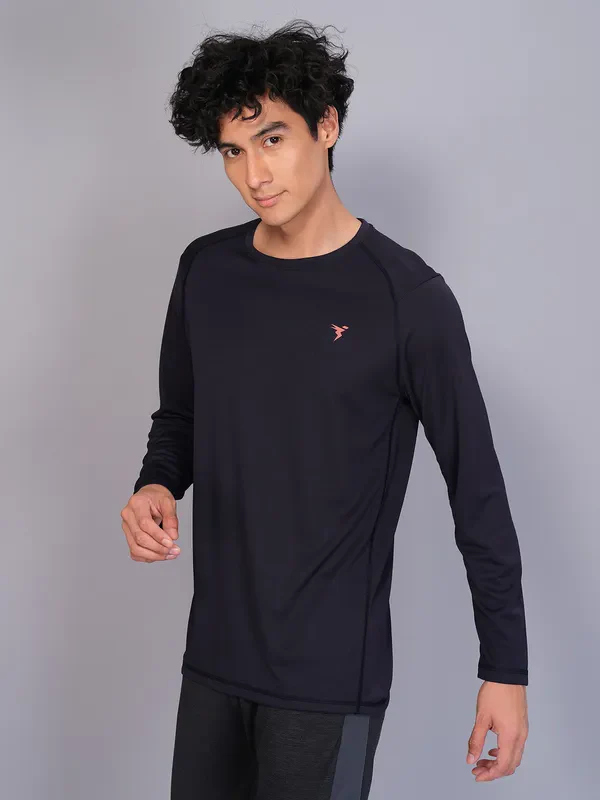 Men Solid Slim Fit Crew Neck T-shirt with TECHNO COOL - Image 3