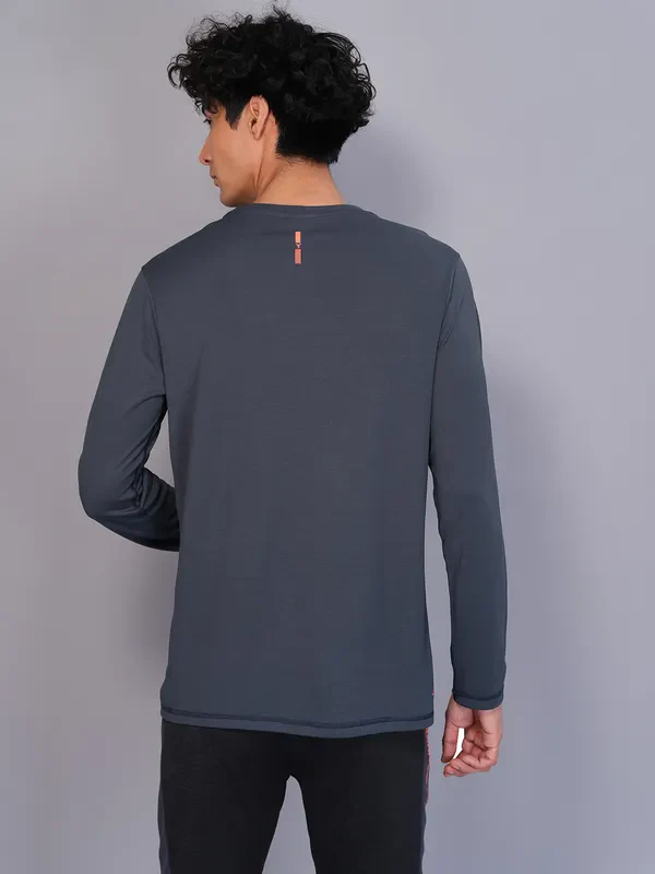 Men Solid Slim Fit Crew Neck T-shirt with TECHNO COOL - Image 2