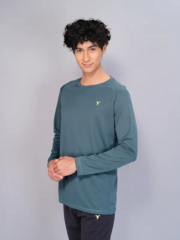 Men Solid Slim Fit Crew Neck T-shirt with TECHNO COOL - Image 3